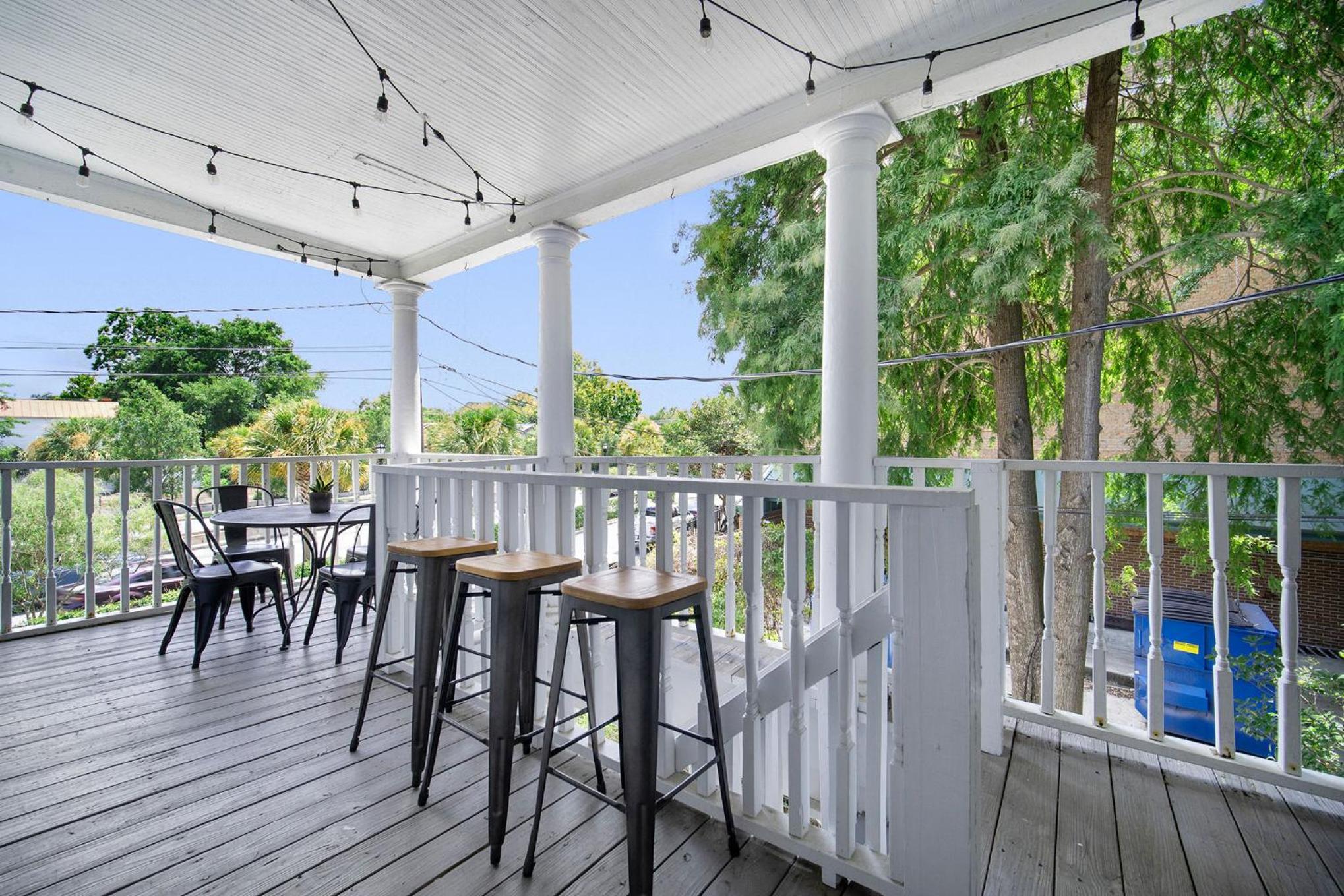 Lovely & Historical 3BR - Balcony - Central Location