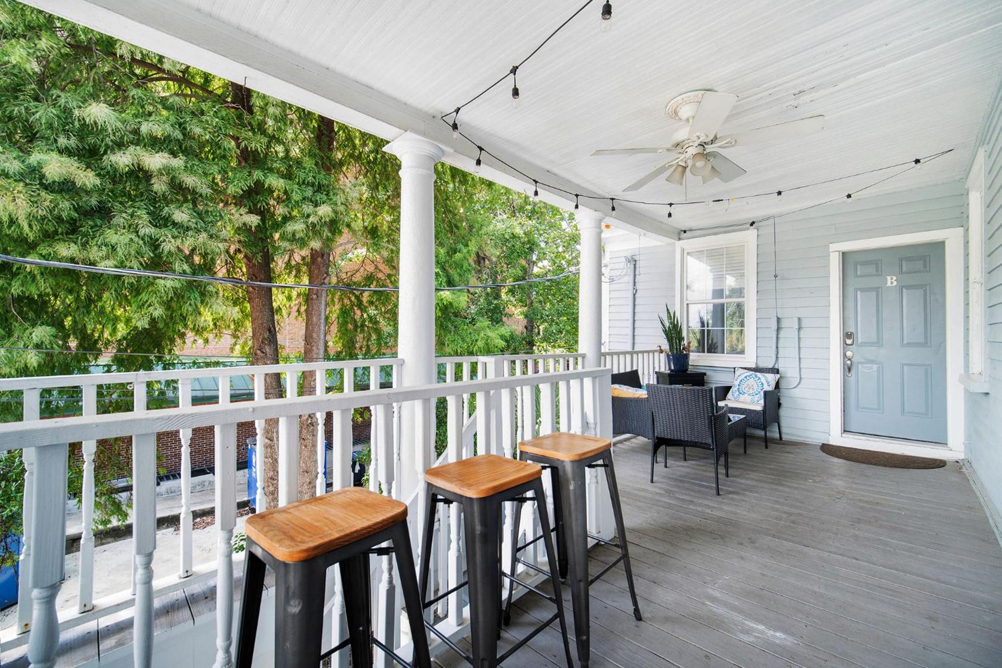 Lovely & Historical 3BR - Balcony - Central Location