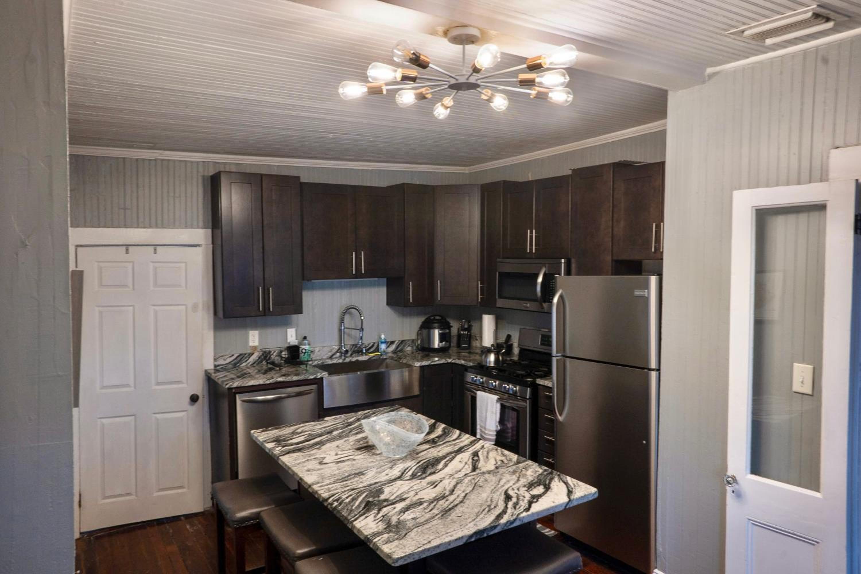 Lovely & Historical 3BR - Balcony - Central Location