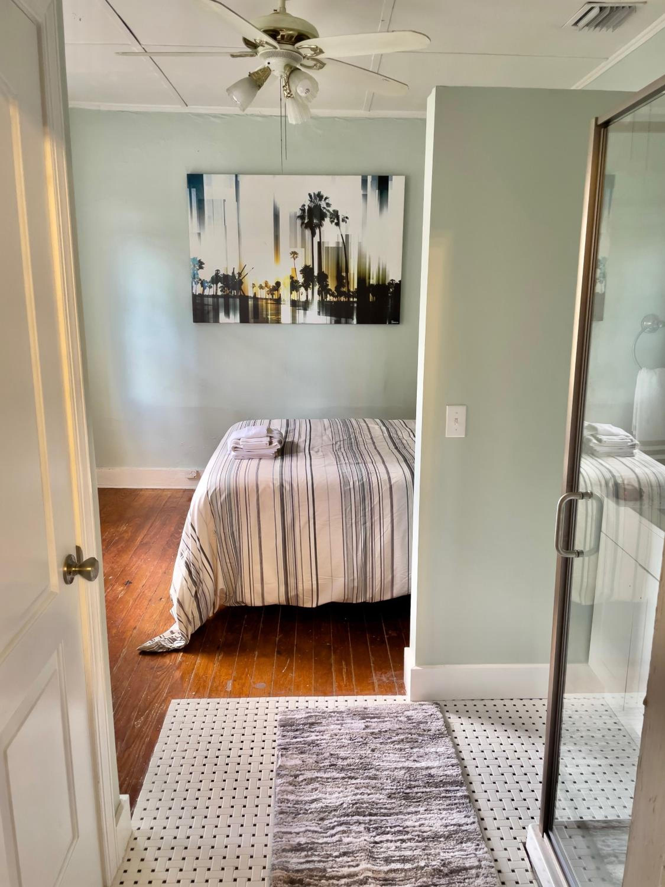 Lovely & Historical 3BR - Balcony - Central Location