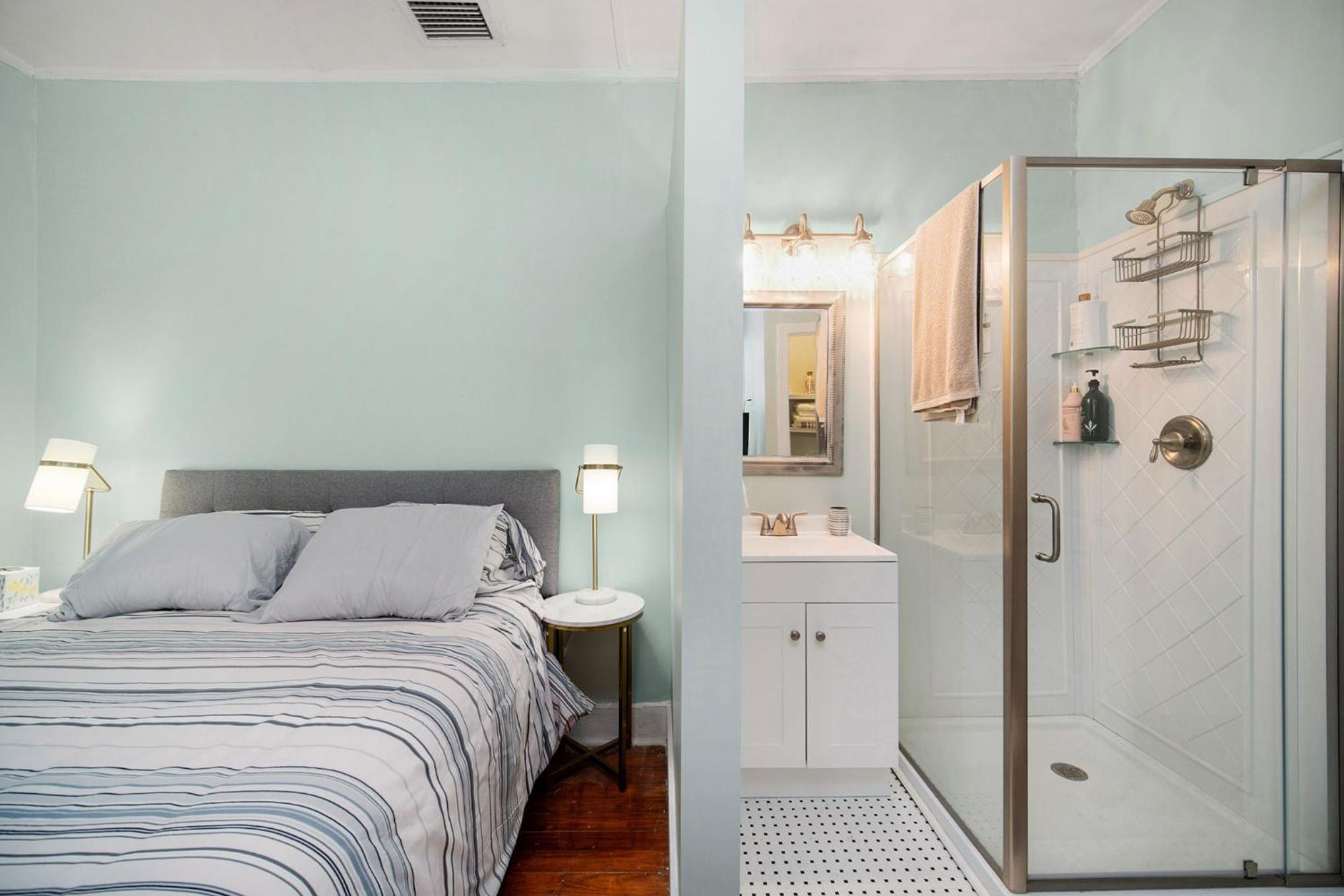 Lovely & Historical 3BR - Balcony - Central Location