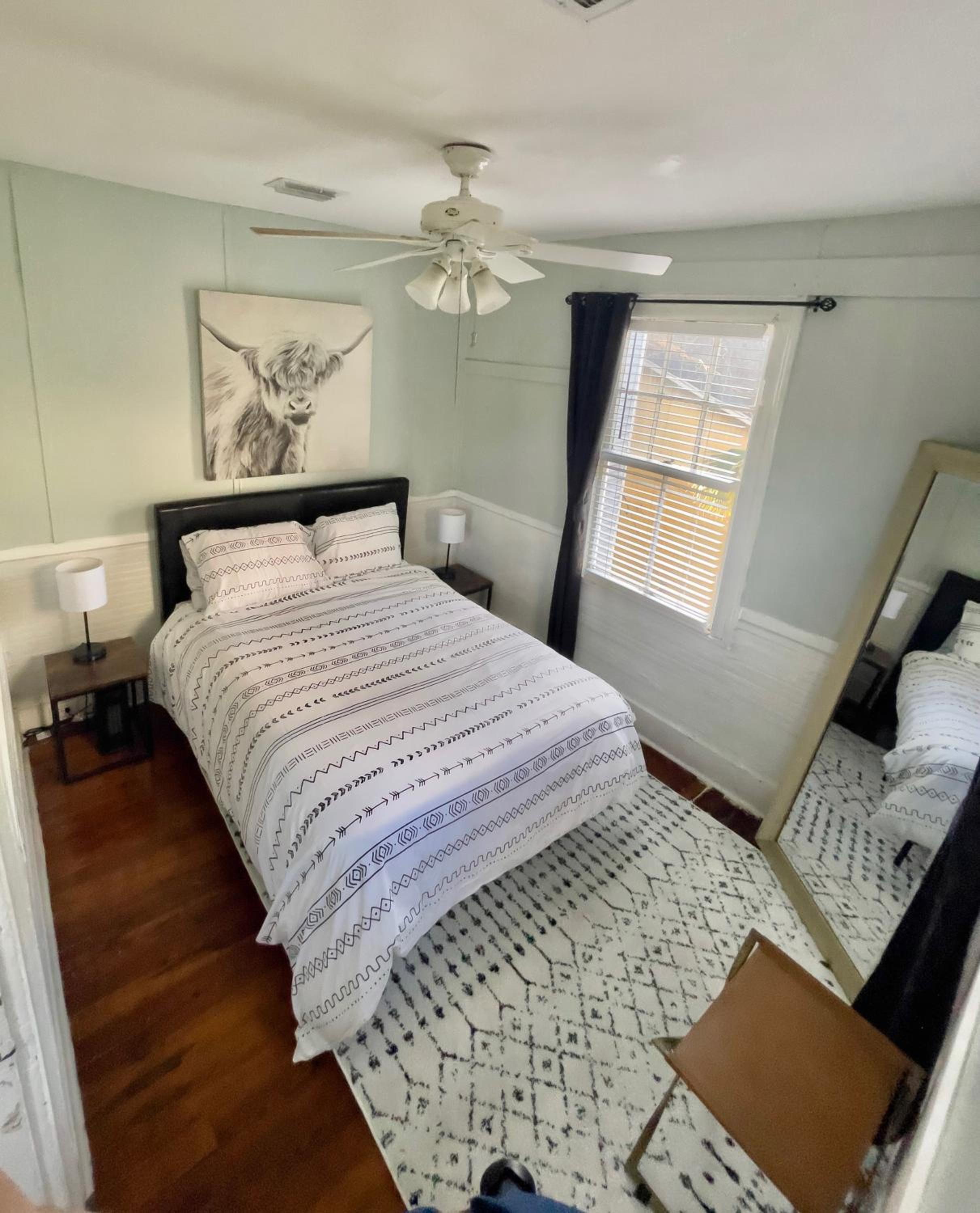 Lovely & Historical 3BR - Balcony - Central Location