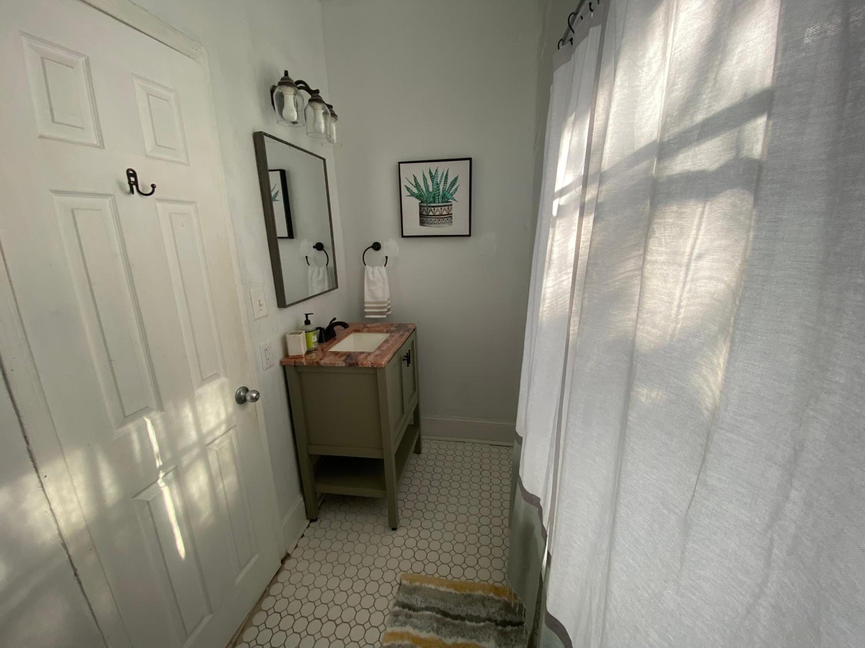 Lovely & Historical 3BR - Balcony - Central Location