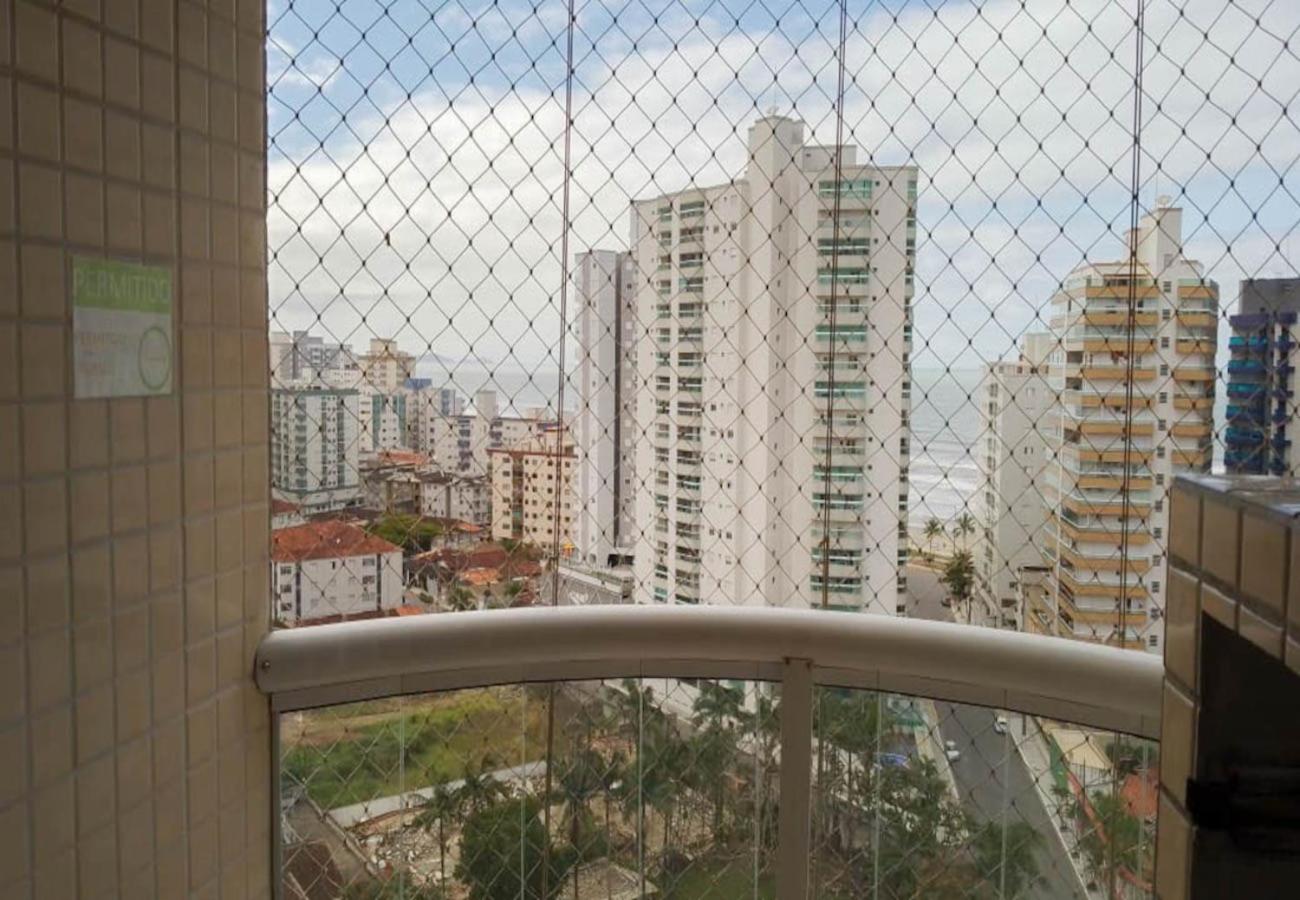 Praia Grande cond clube feirinha churras na sacada view 4