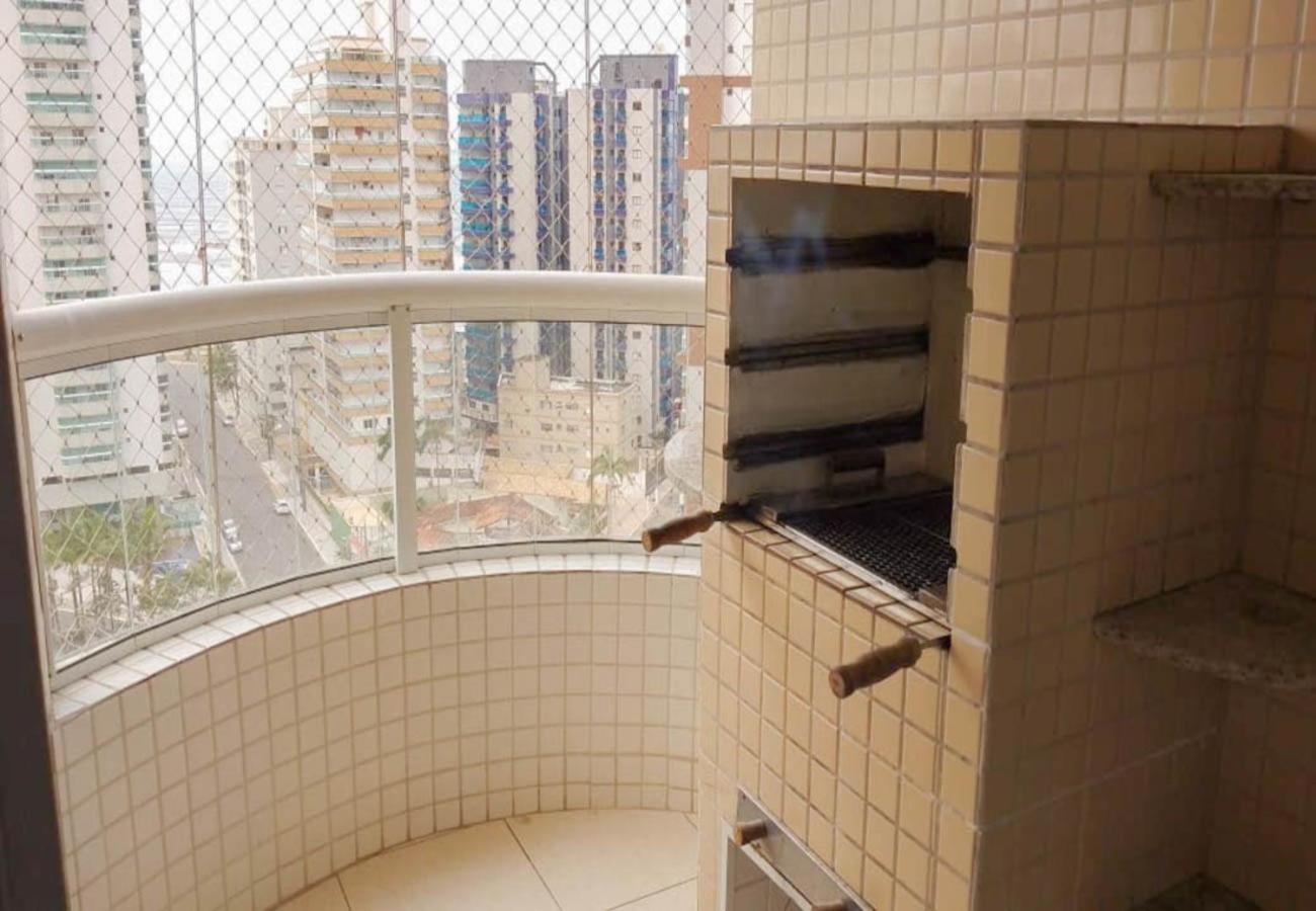 Praia Grande cond clube feirinha churras na sacada view 5