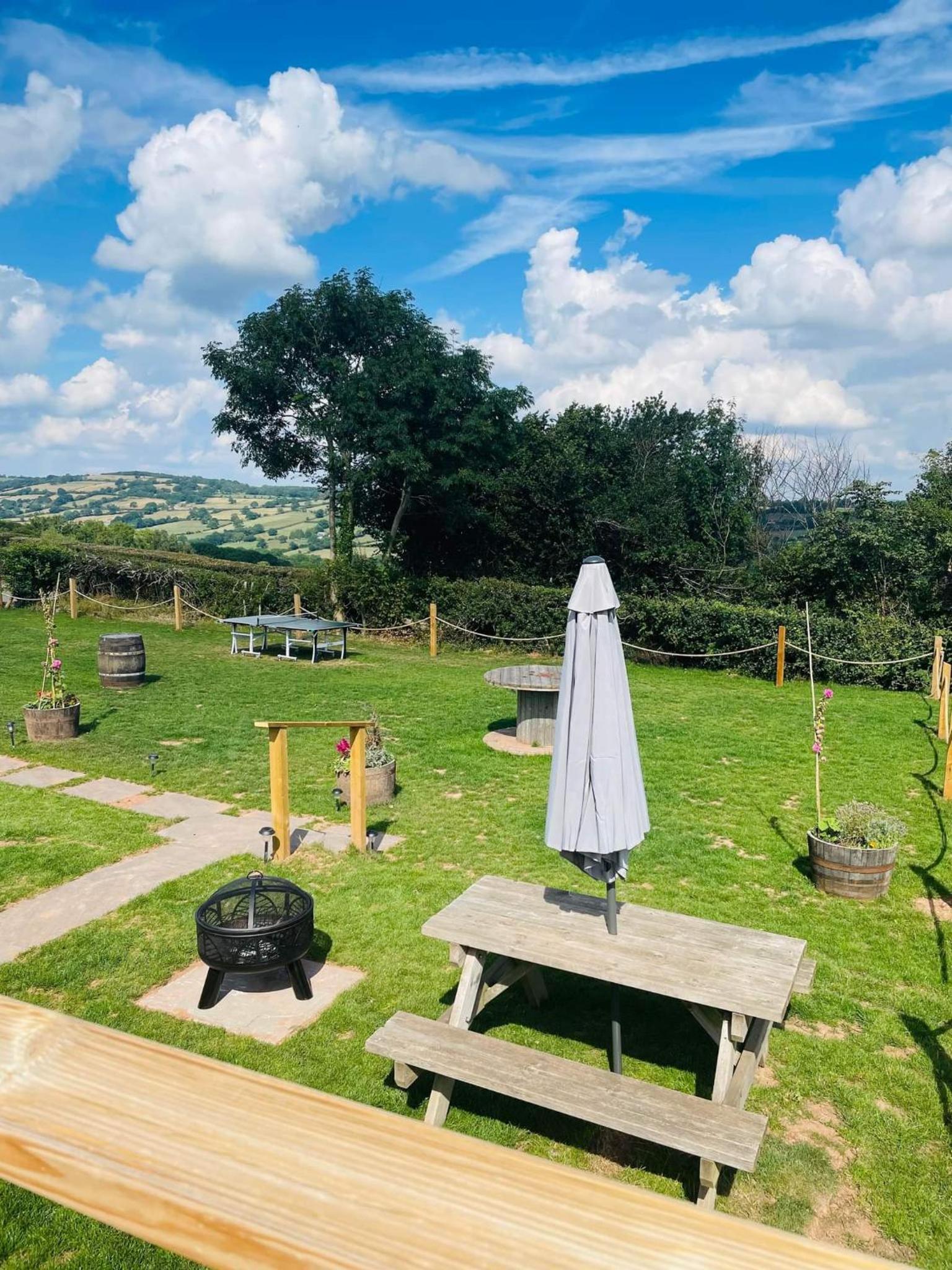 Hotel Bespoke Luxury Huts With Hot Tubs. Located In The Black Mountains.