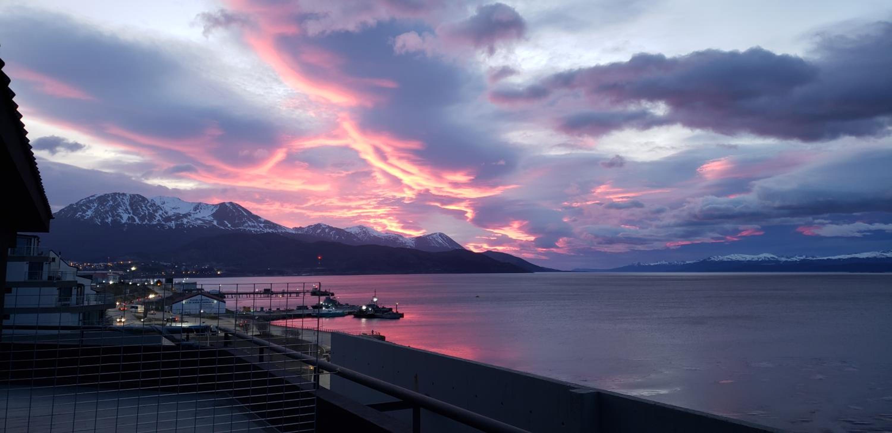 Amaneciendo frente al Beagle