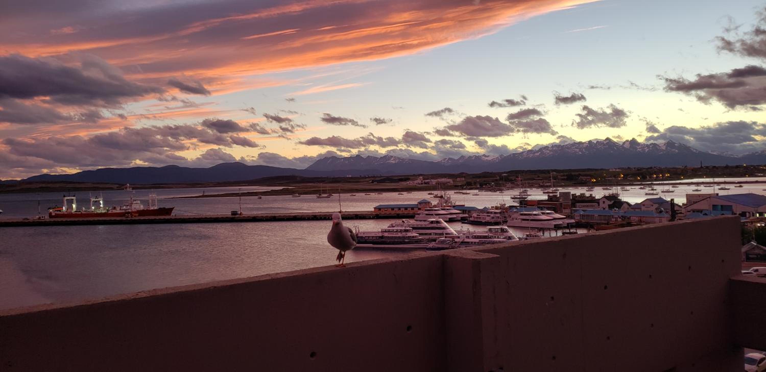 Amaneciendo frente al Beagle