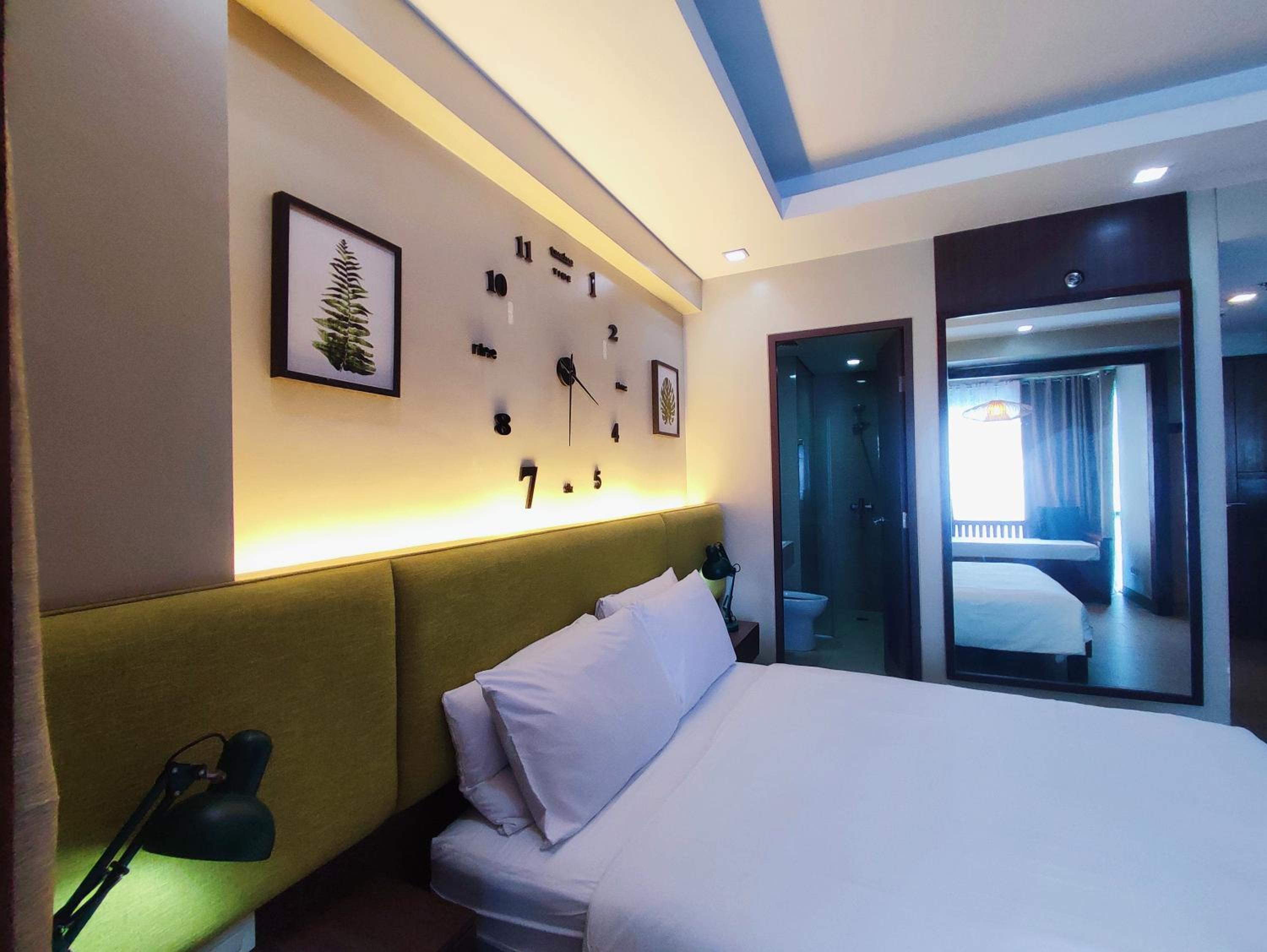 TWO PALMTREE VILLAS NEWPORT BOULEVARD NEAR NAIA 3 PASAY CITY view 3