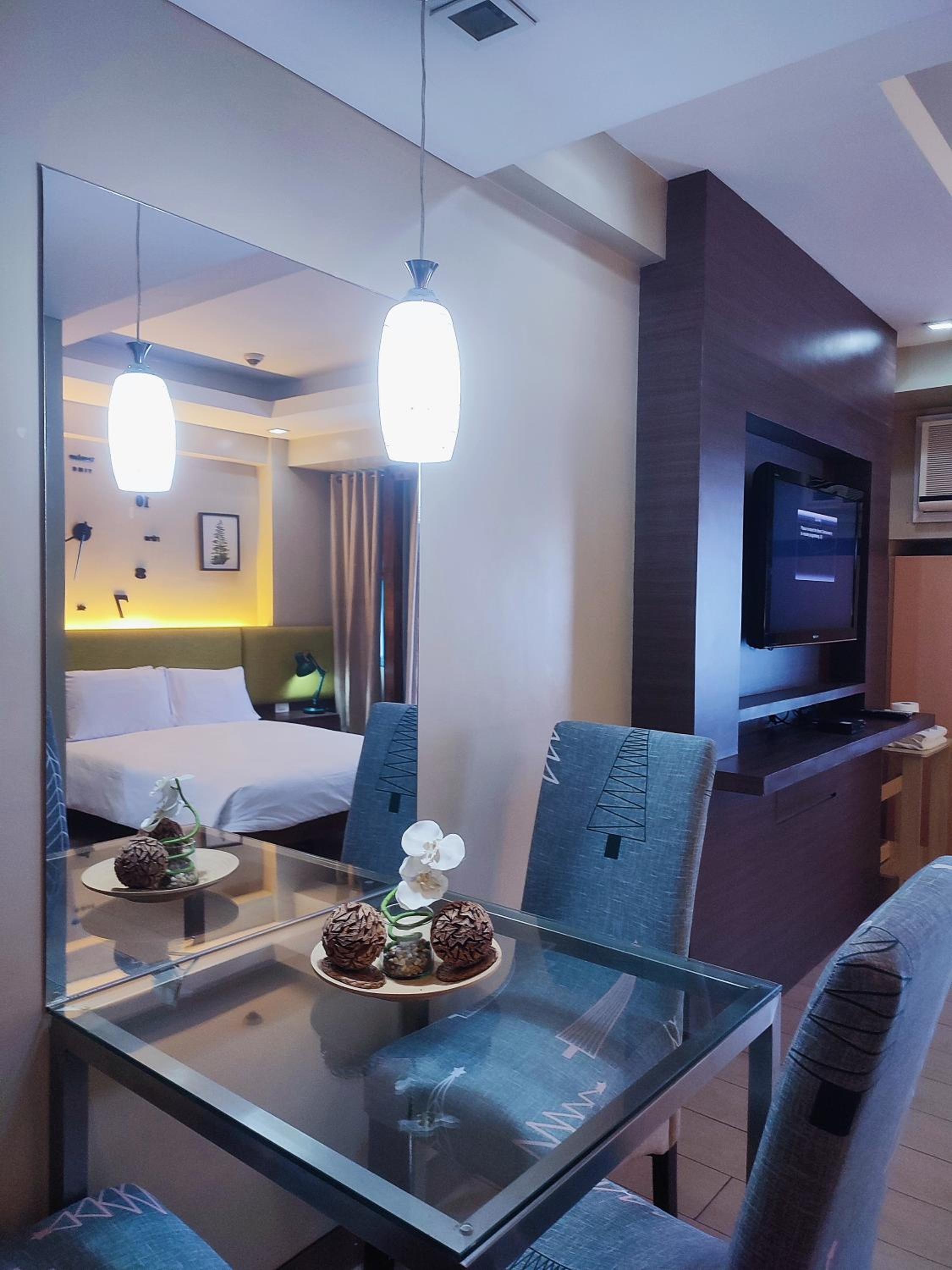 TWO PALMTREE VILLAS NEWPORT BOULEVARD NEAR NAIA 3 PASAY CITY view 5