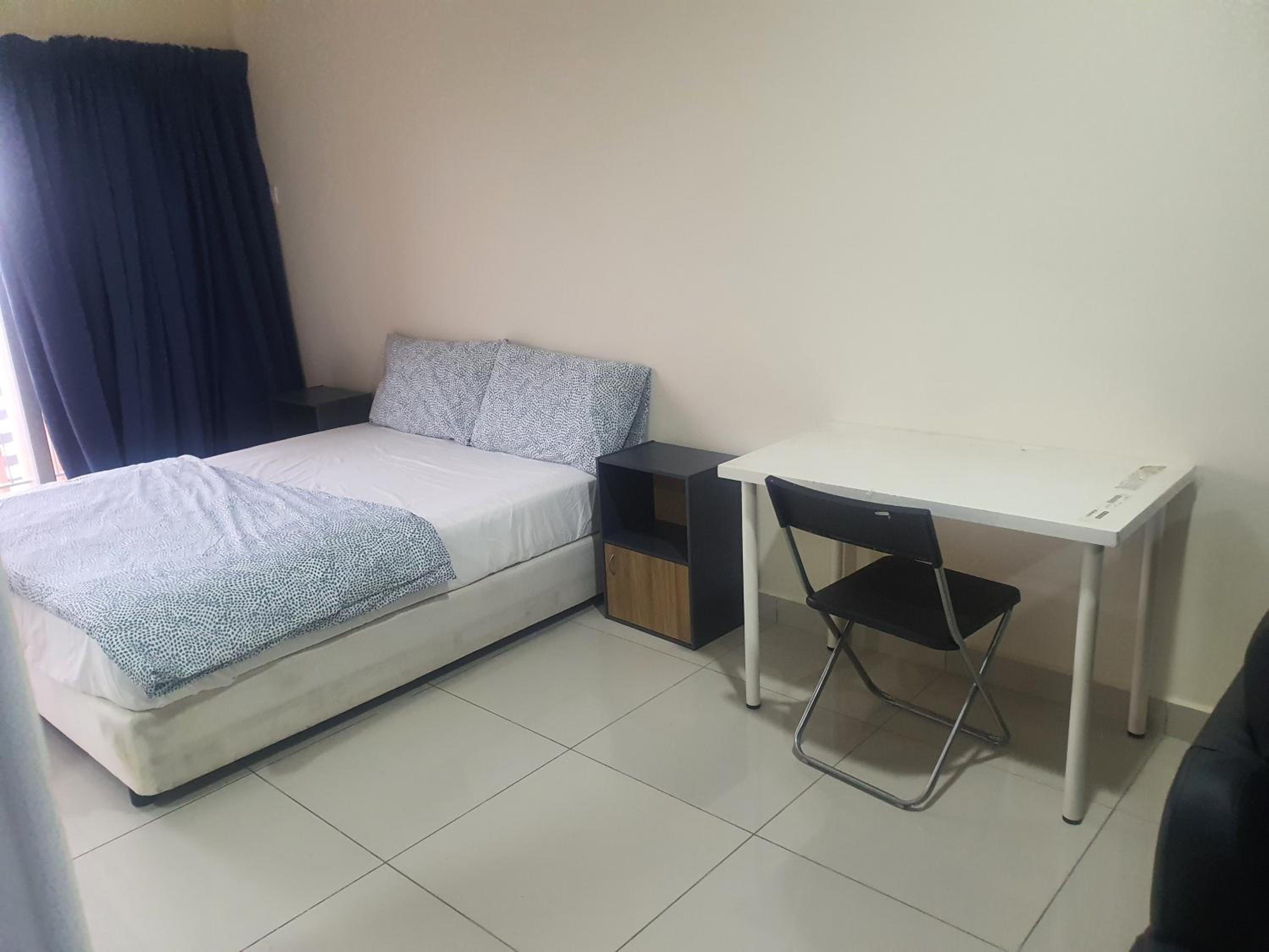 Lovely studio condo with balcony & pool @ Suria Jelutong