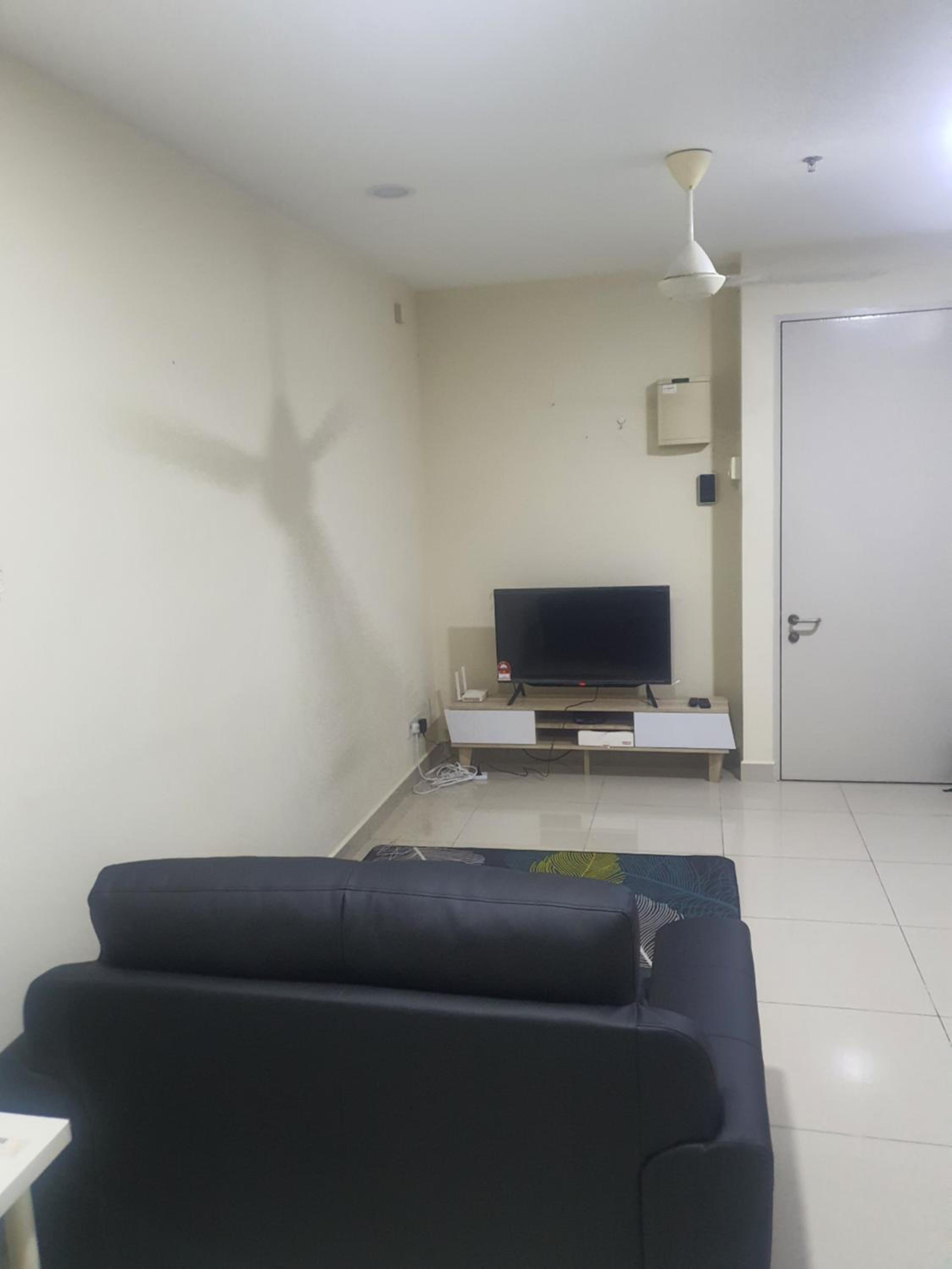 Lovely studio condo with balcony & pool @ Suria Jelutong, photo 27