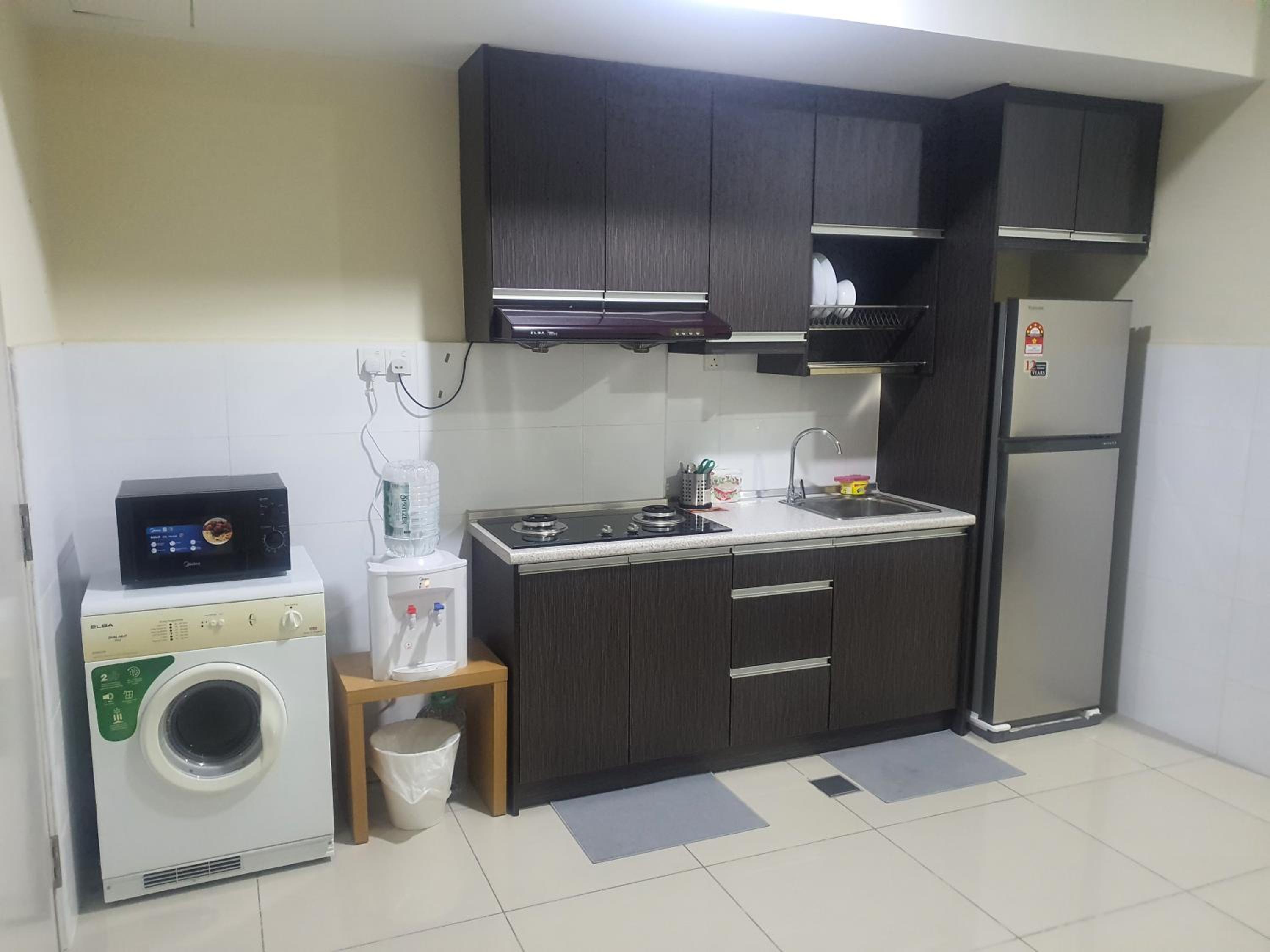 Lovely studio condo with balcony & pool @ Suria Jelutong, photo 9