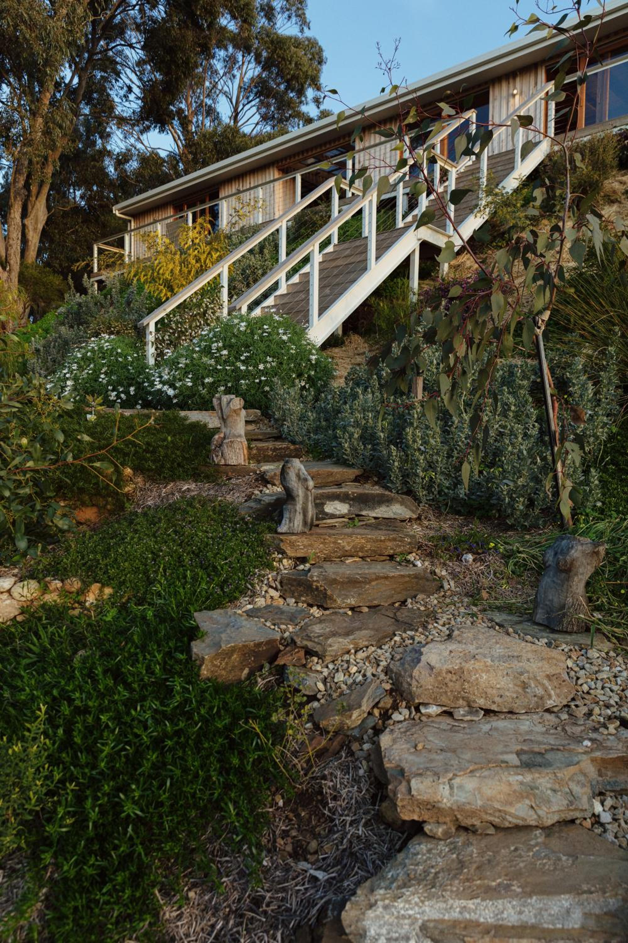 TIMBA - Luxury bush retreat with pool, spa & gym