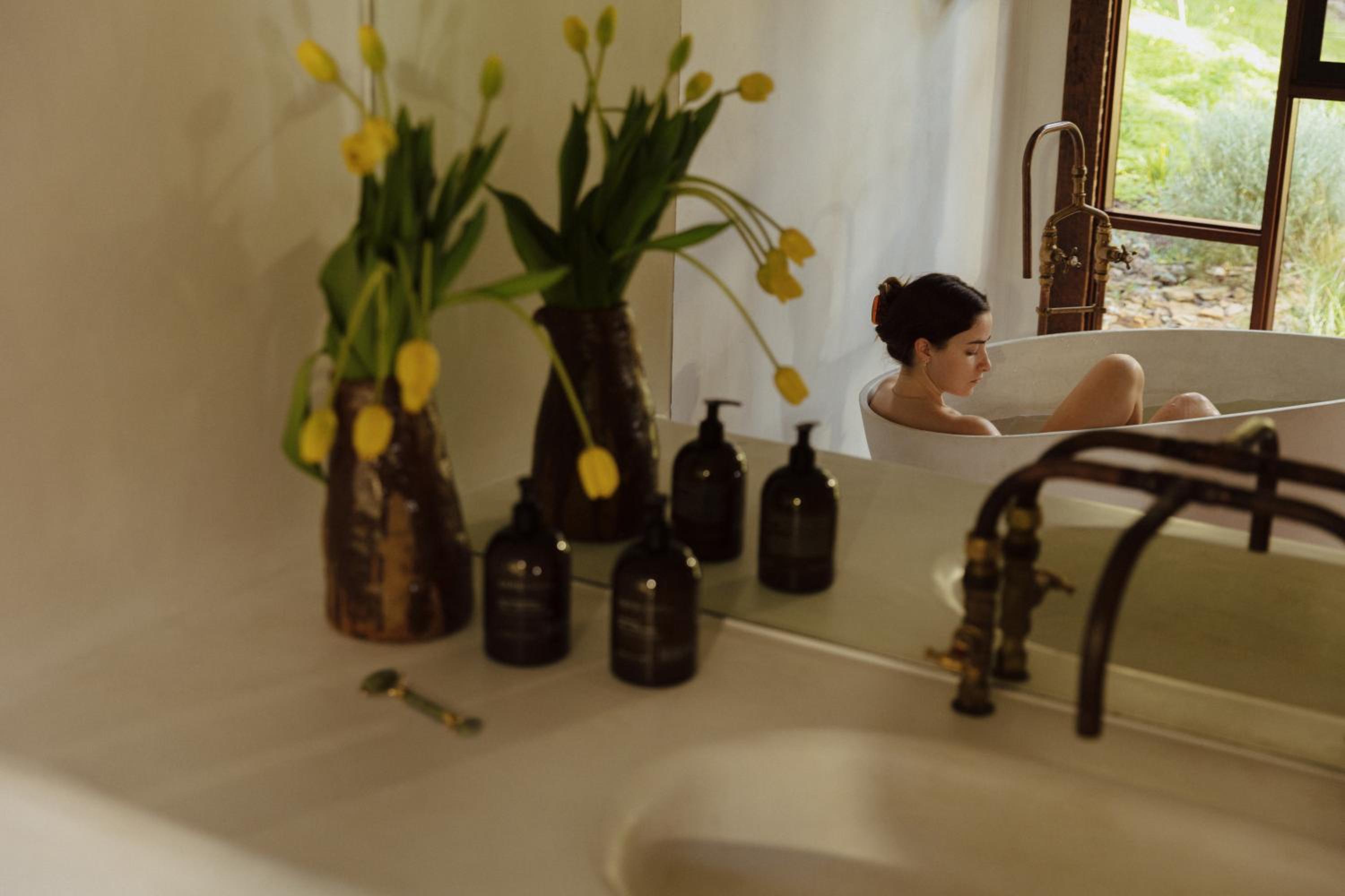 TIMBA - Luxury bush retreat with pool, spa & gym