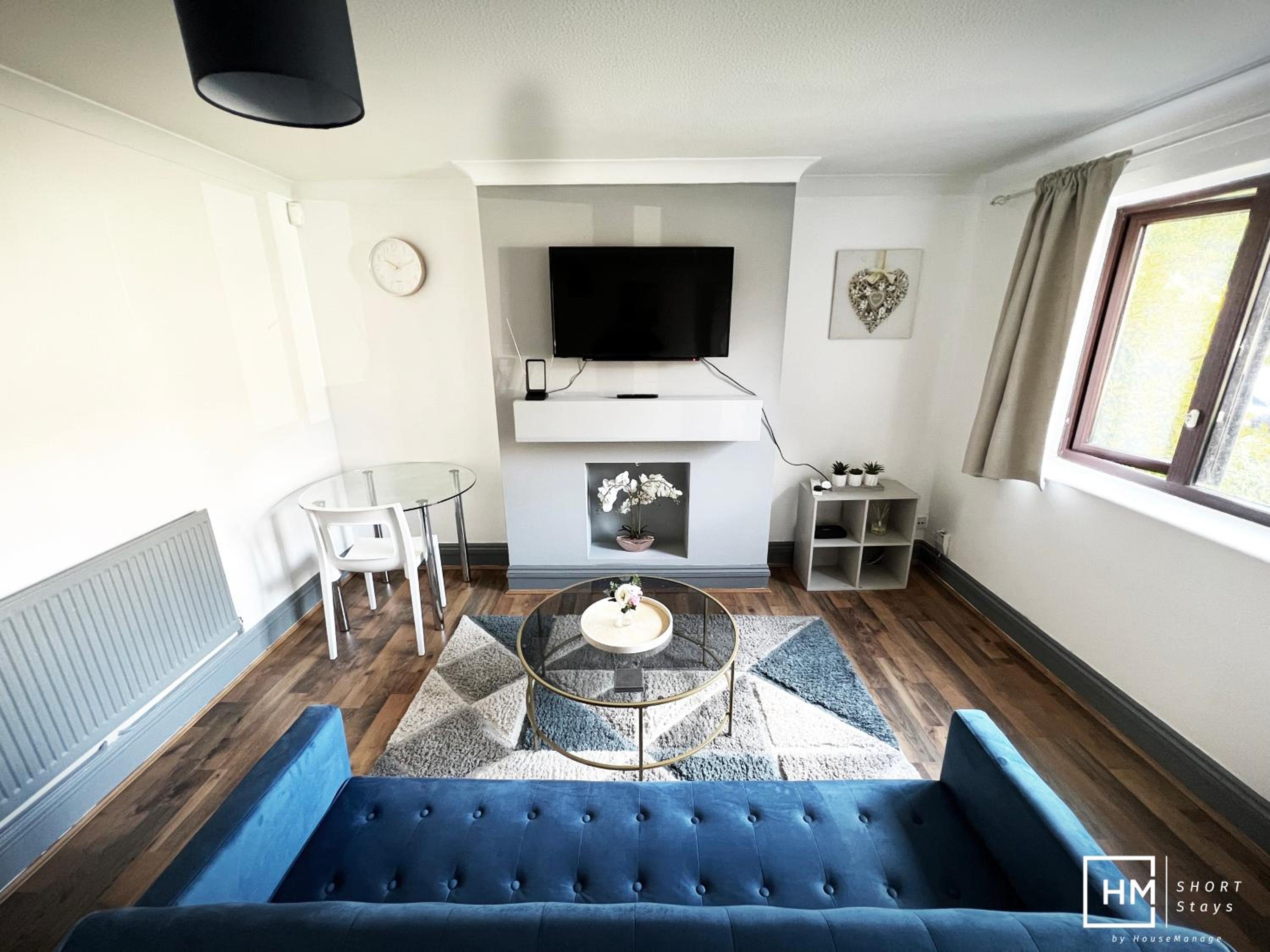 Enfield House - Beautiful 2 Bed - Good Transport Free Parking view 5