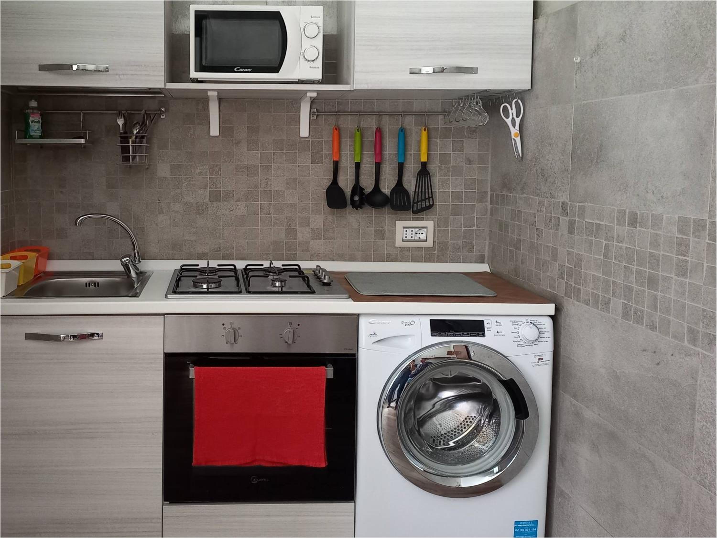 Inna Best House - Image 5