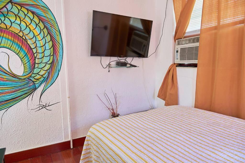 Migue´s Tiny Miami Alcove