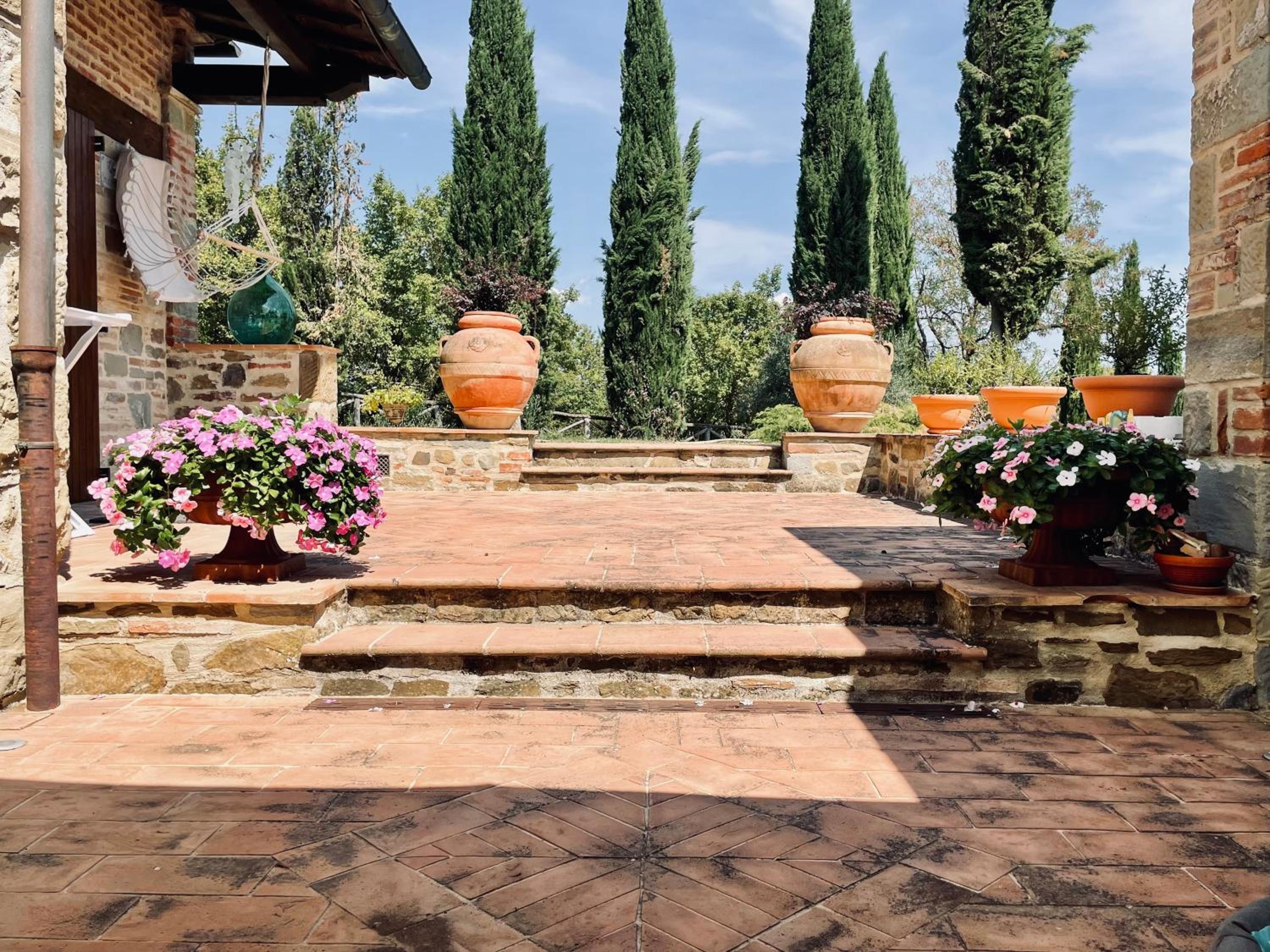 Luxury 1-bedroom house with the pool in Tuscany. view 3