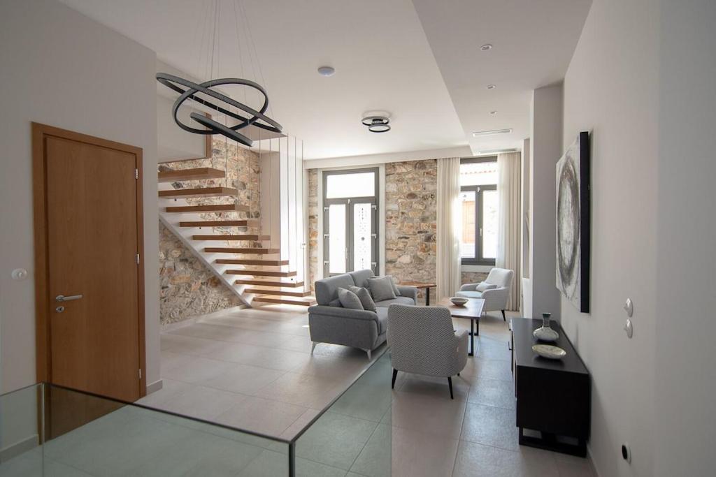 Villa Samos - Renovated stone villa with private pool- 2 min from the sea!
