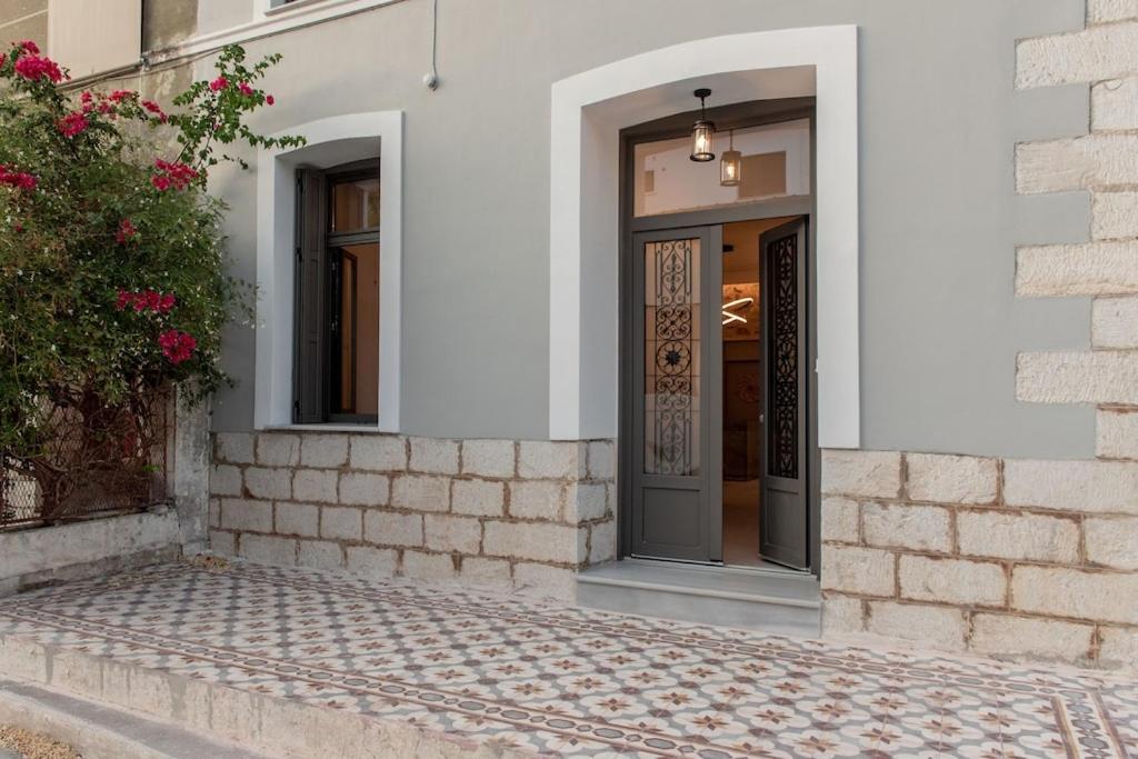 Villa Samos - Renovated stone villa with private pool- 2 min from the sea!