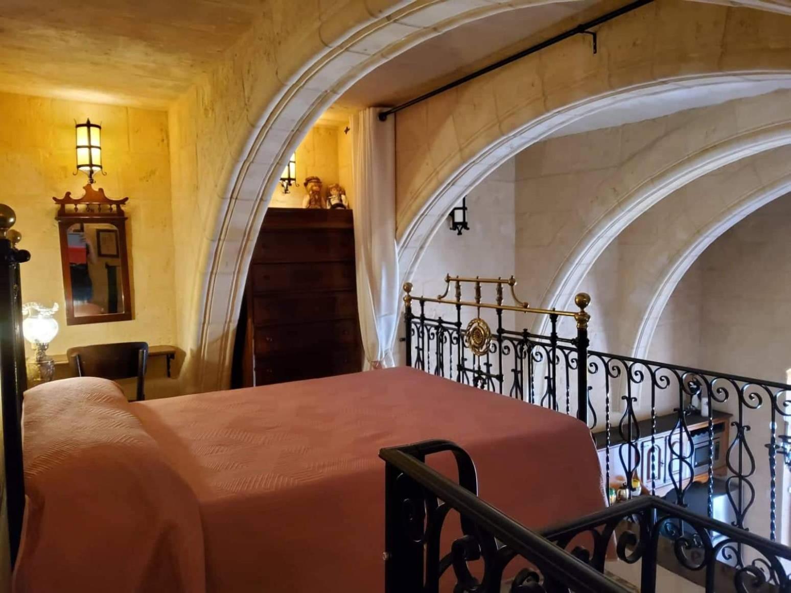 Cozy Corner House in Valletta - Authentic! view 5