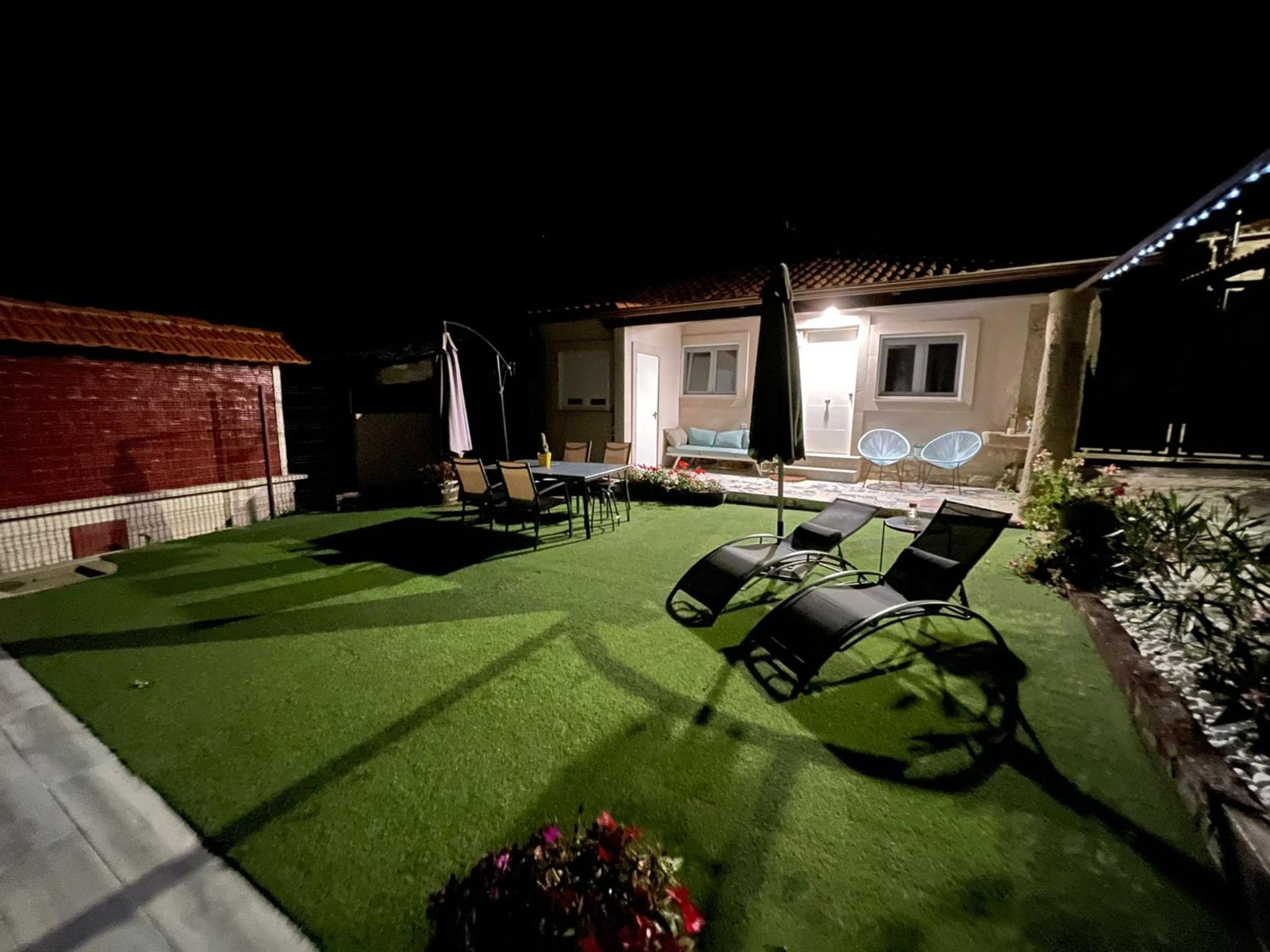Photo 10