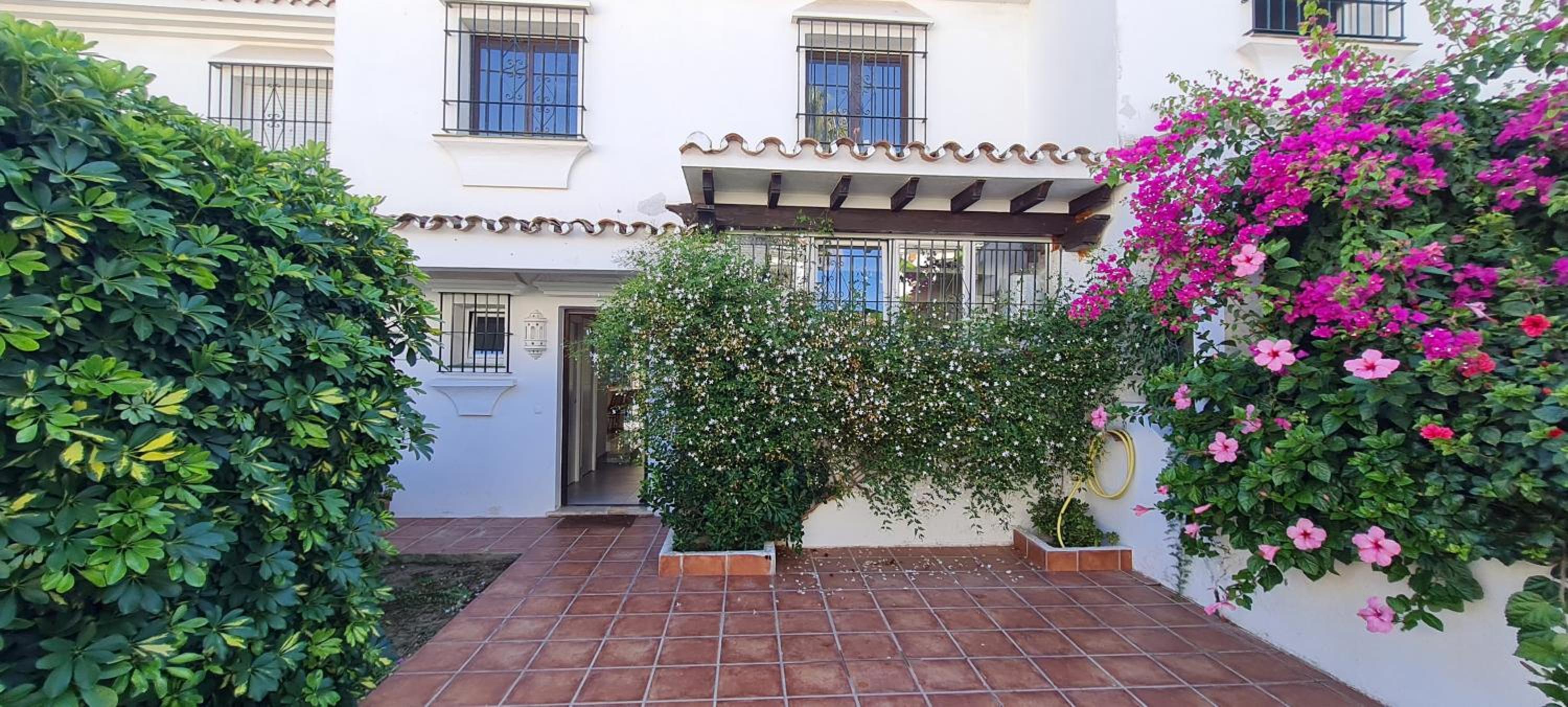 Hotel Maison Marbella proche de la mer - Image 1