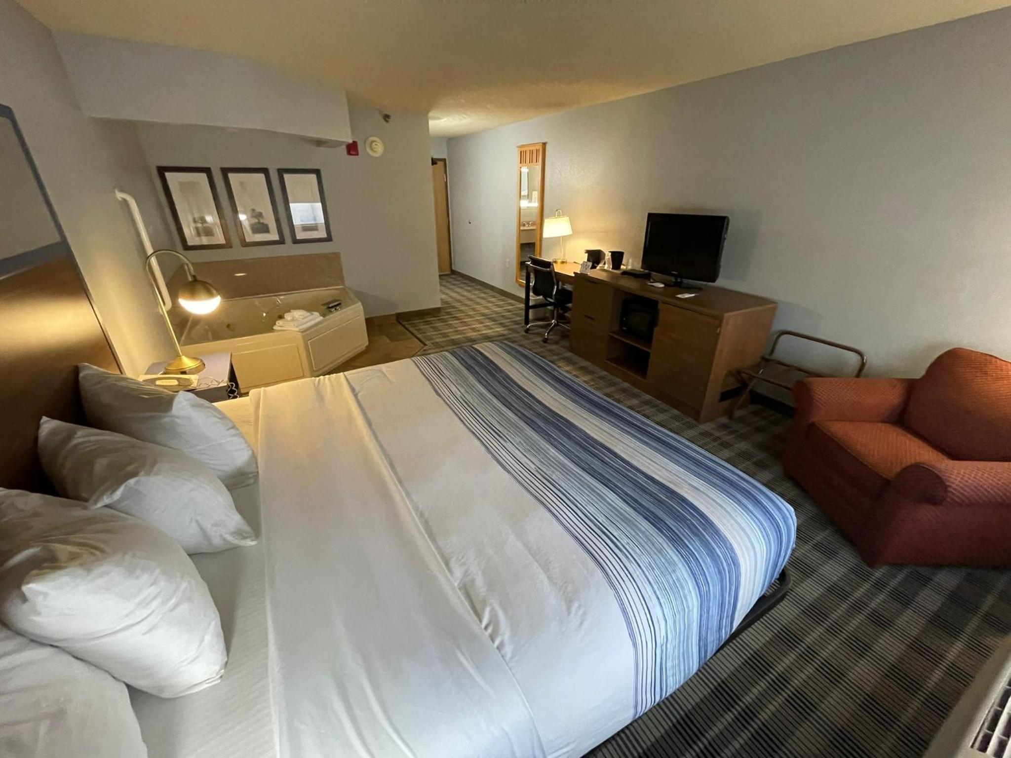 AmericInn by Wyndham Sayre
