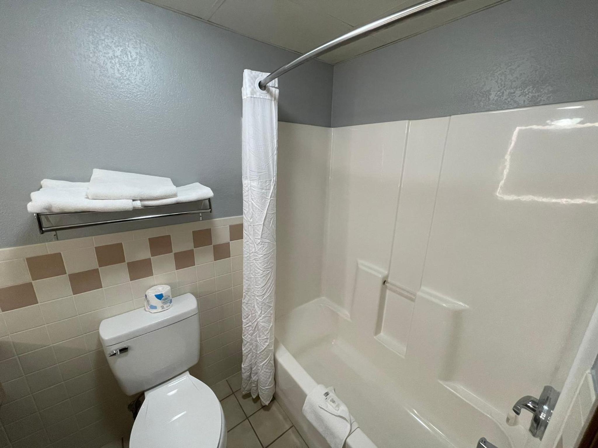 AmericInn by Wyndham Sayre