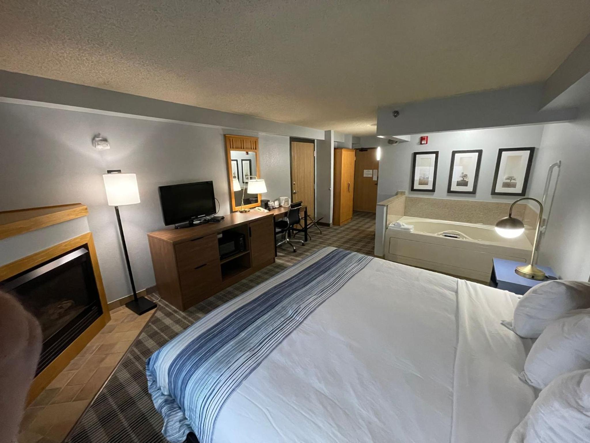 AmericInn by Wyndham Sayre