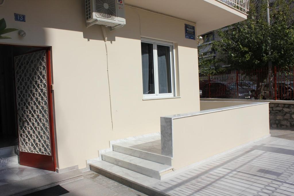 Modern house next to Metro station to explore Athens