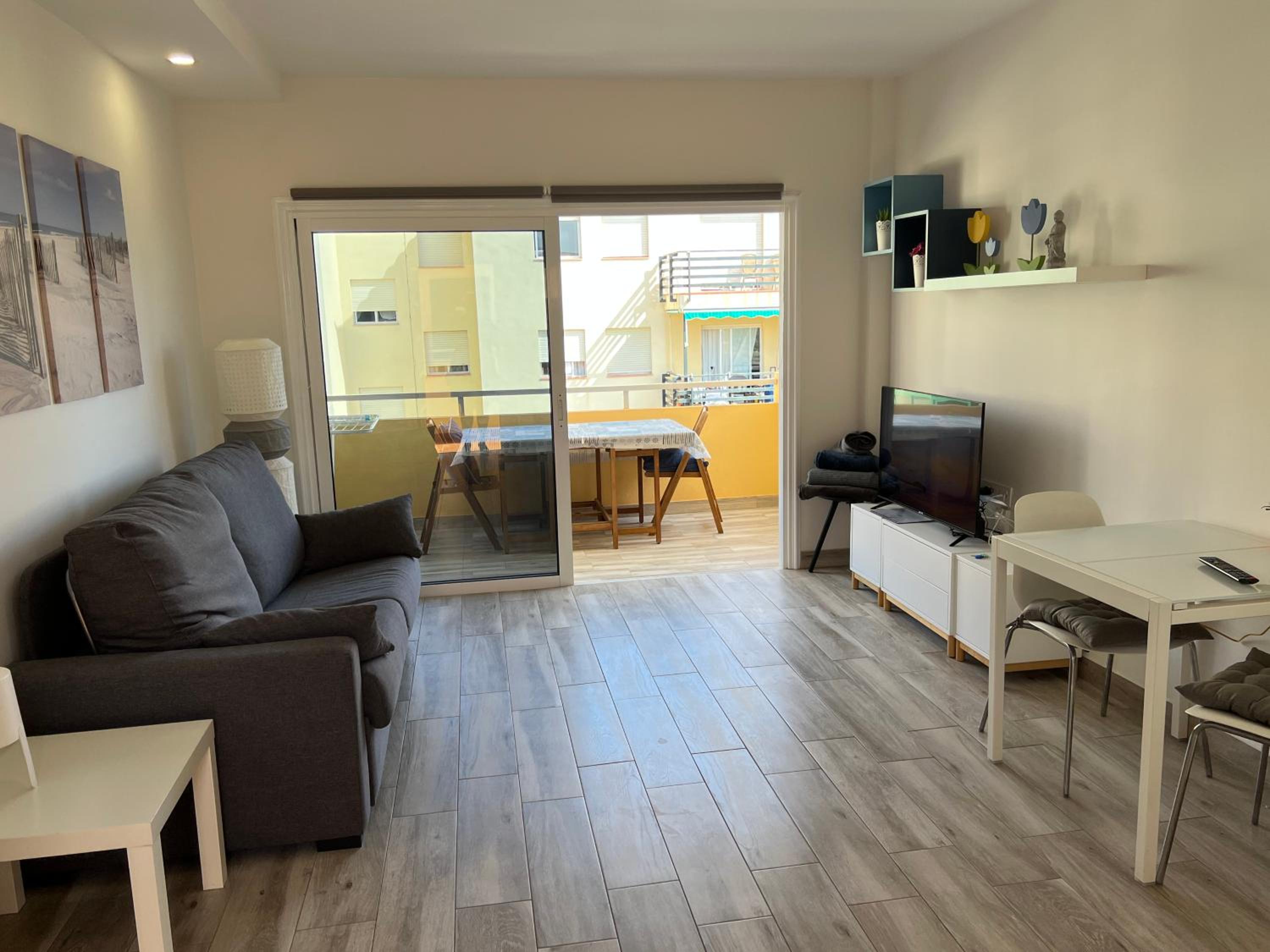 LOS ANGELES APARTMENT Los Cristianos