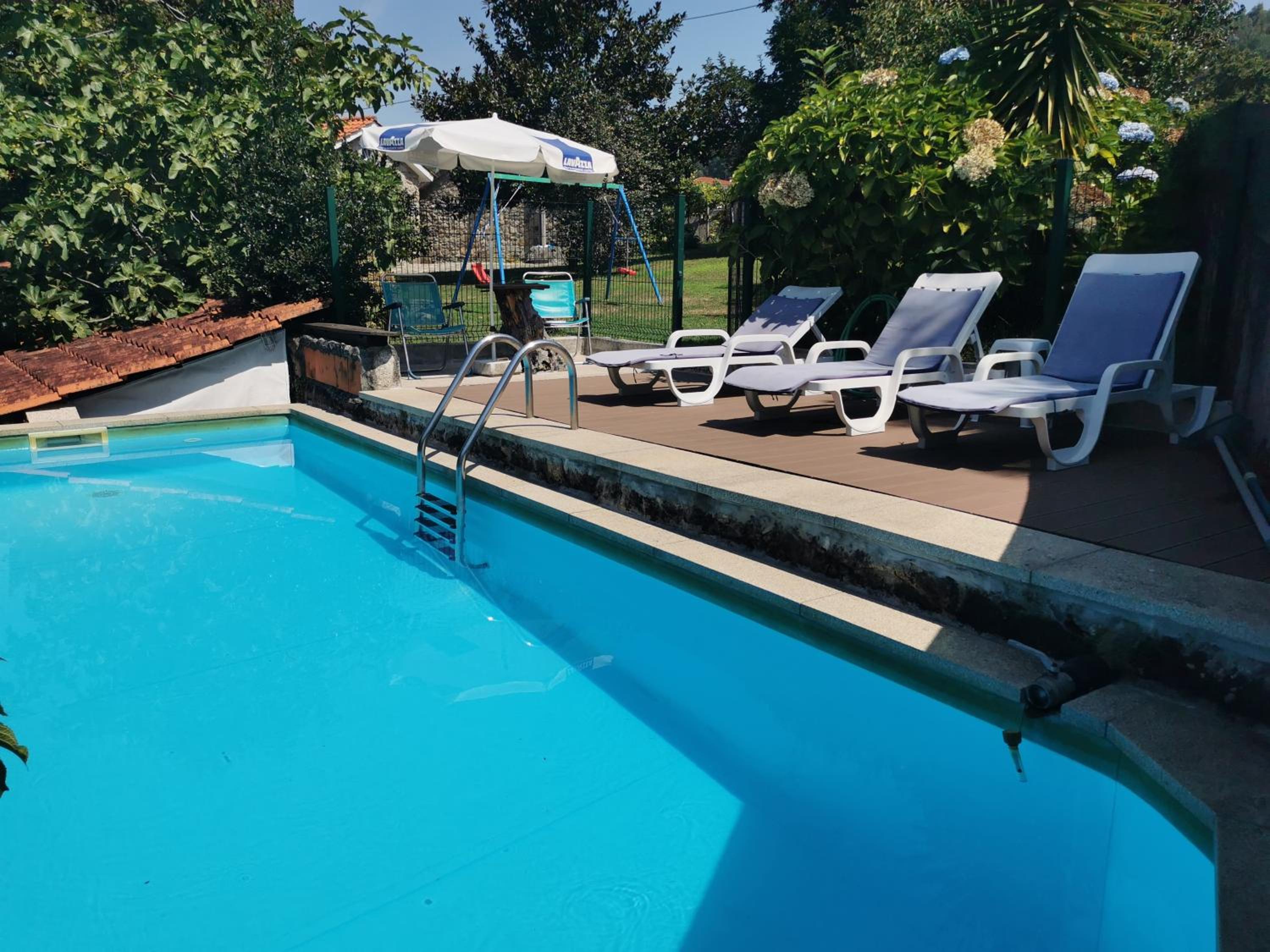 Casa do Sapateiro - piscina view 3