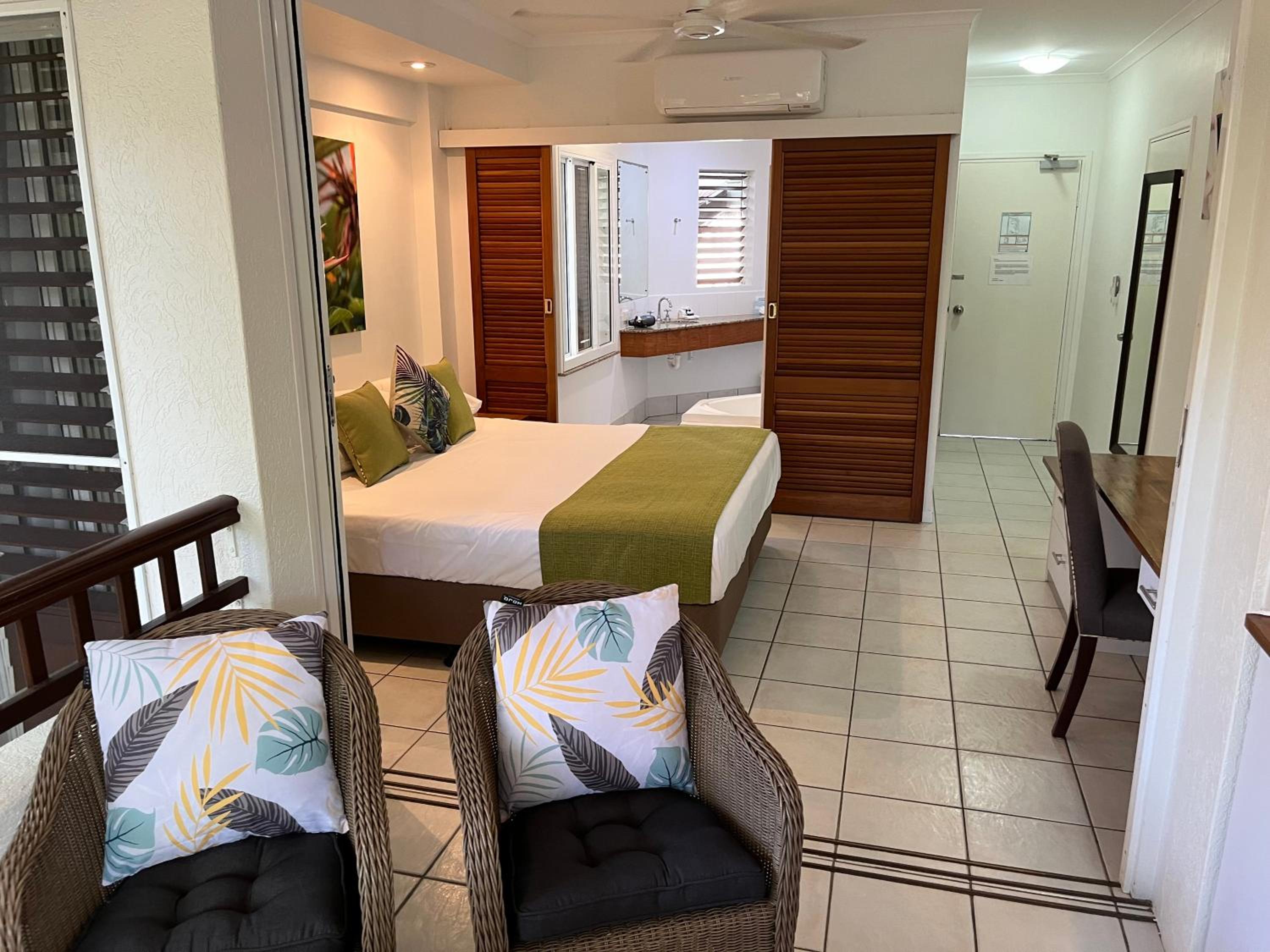 REEF RETREAT APARTMENTS PALM COVE Unit 28