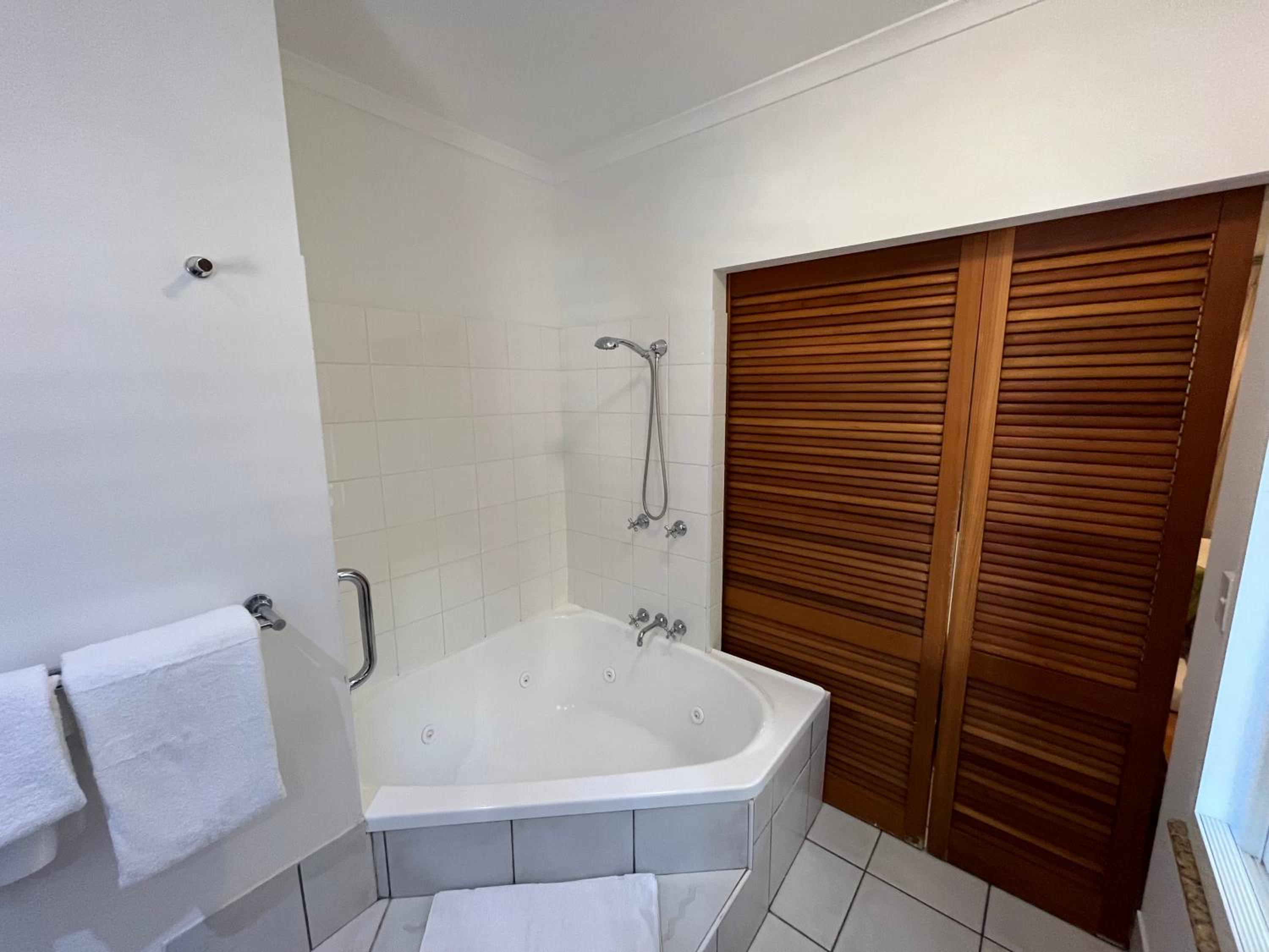 REEF RETREAT APARTMENTS PALM COVE Unit 28