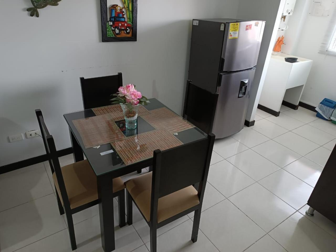 Apartamento a 5 minutos del parque del café con Piscina