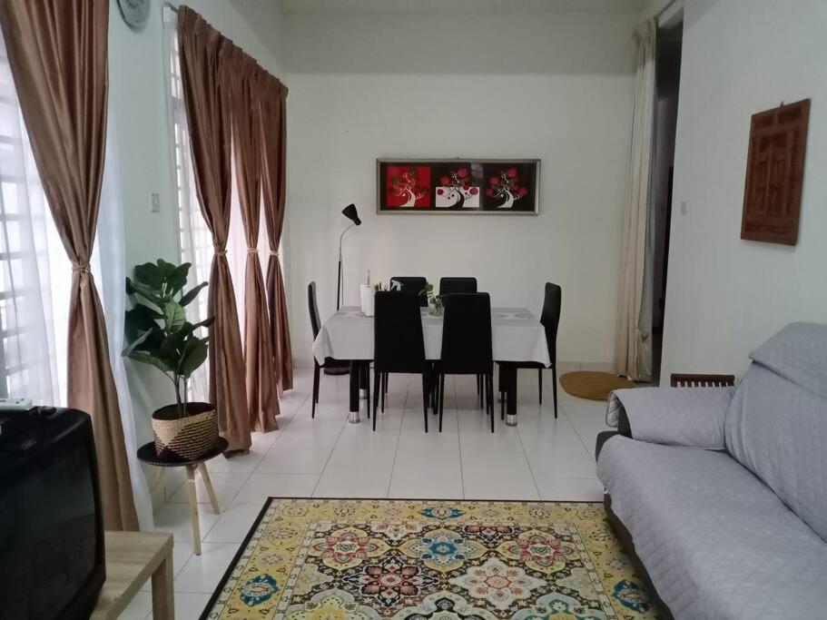 KLIA Homestay Ummie photo 3