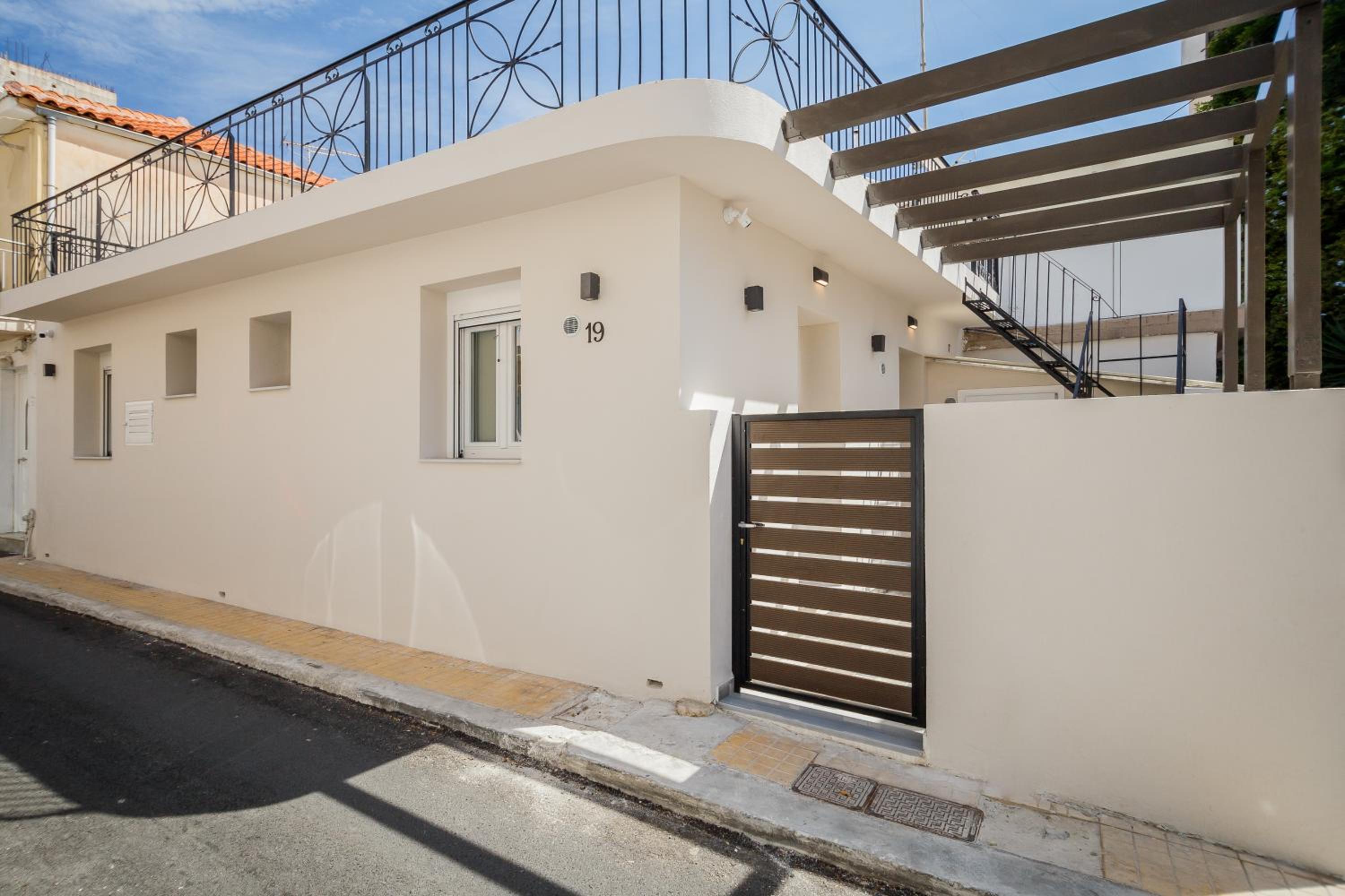 Central Corner Apts - Charming Apartments for 3 in the Heart of the City Perfect for Memorable Summer Experiences By Villa Mana Gers