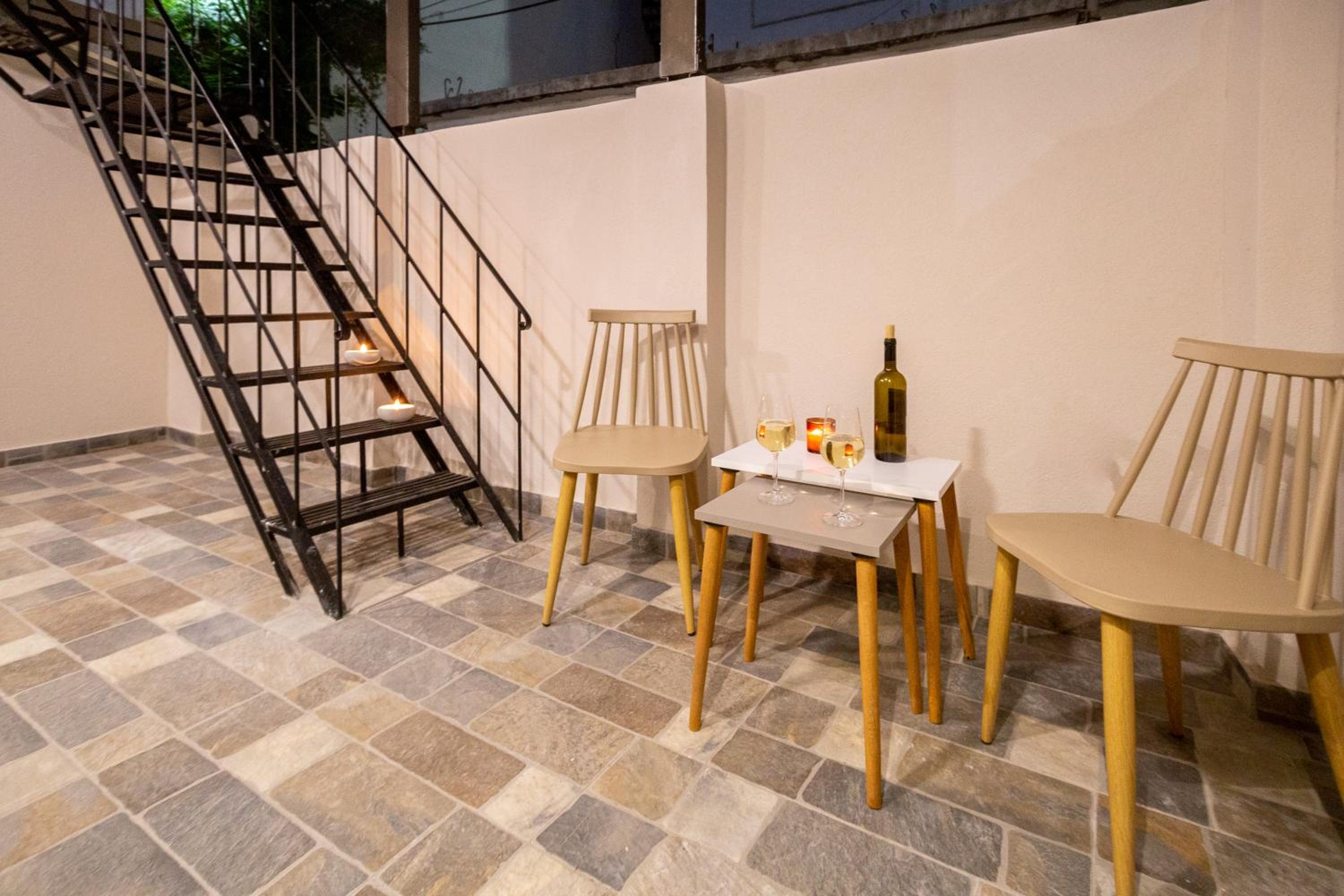 Central Corner Apts - Charming Apartments for 3 in the Heart of the City Perfect for Memorable Summer Experiences By Villa Mana Gers
