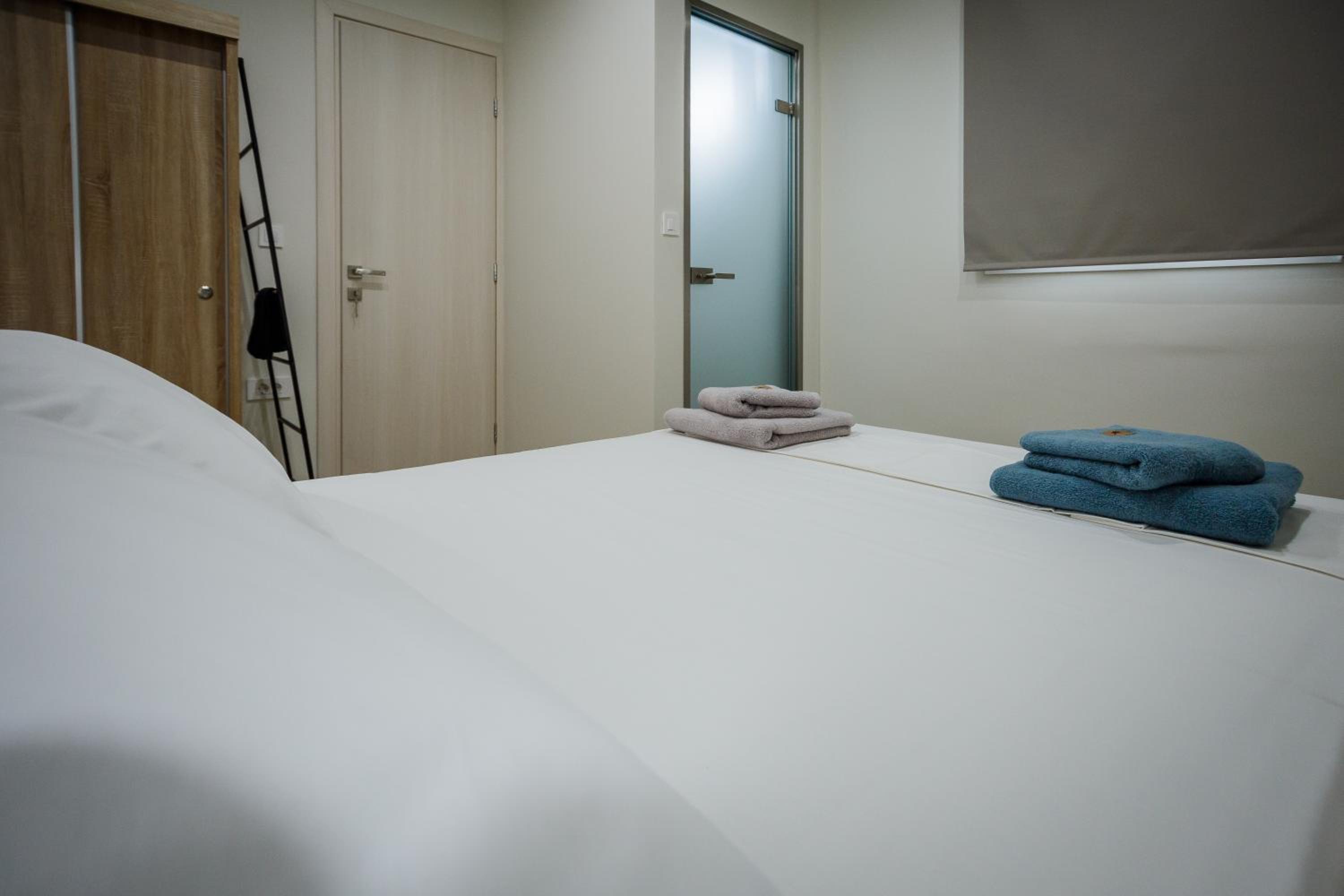 Central Corner Apts - Charming Apartments for 3 in the Heart of the City Perfect for Memorable Summer Experiences By Villa Mana Gers