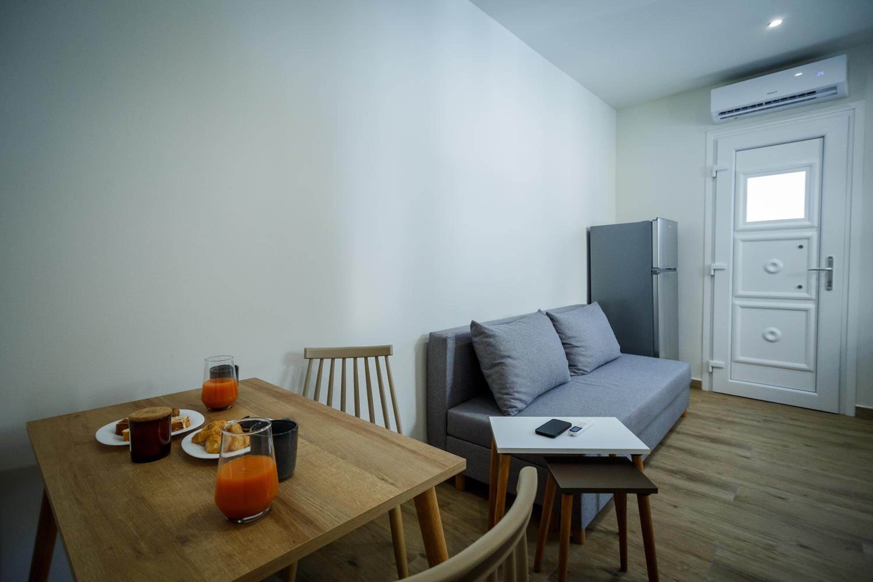 Central Corner Apts - Charming Apartments for 3 in the Heart of the City Perfect for Memorable Summer Experiences By Villa Mana Gers