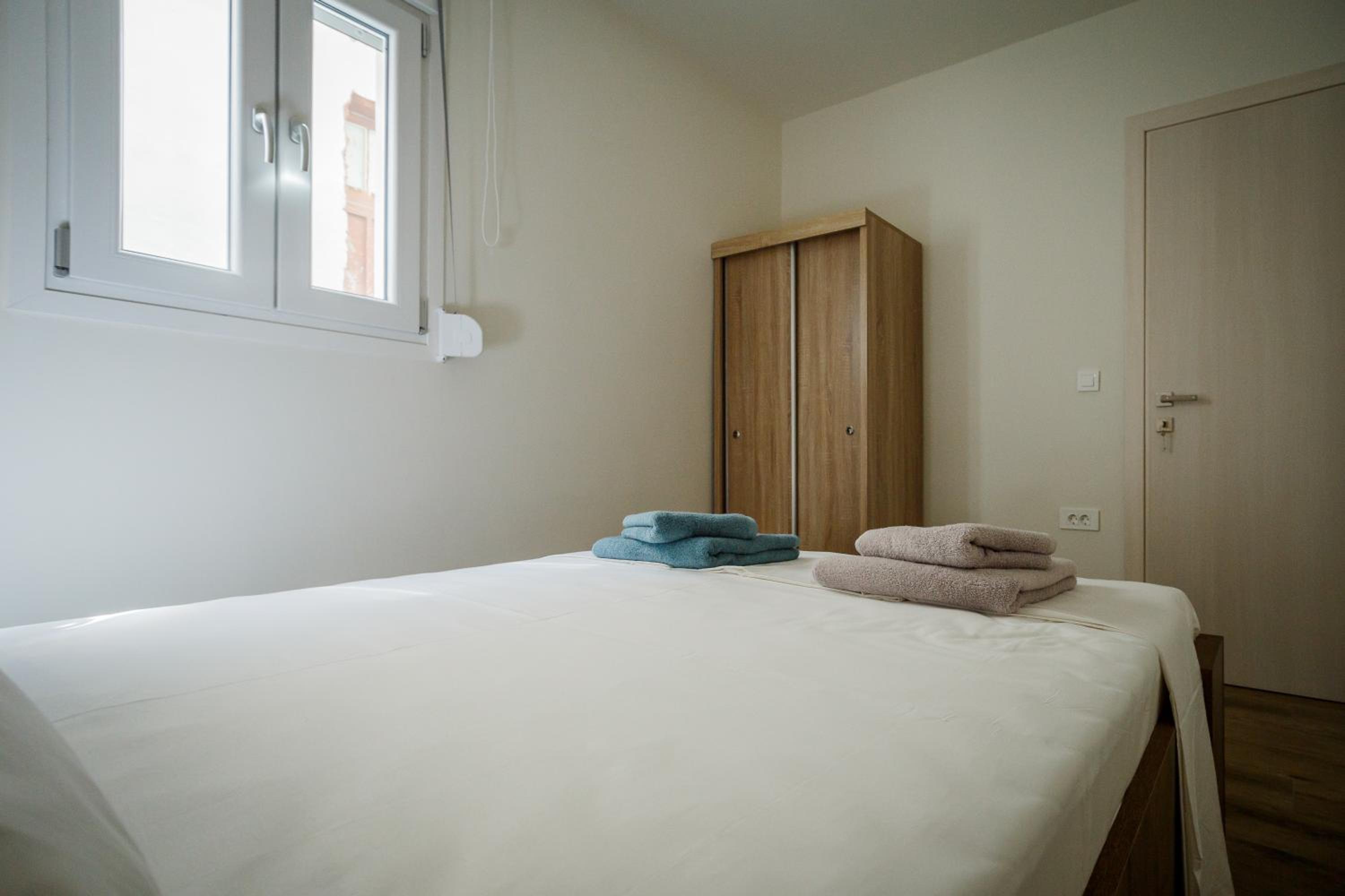 Central Corner Apts - Charming Apartments for 3 in the Heart of the City Perfect for Memorable Summer Experiences By Villa Mana Gers