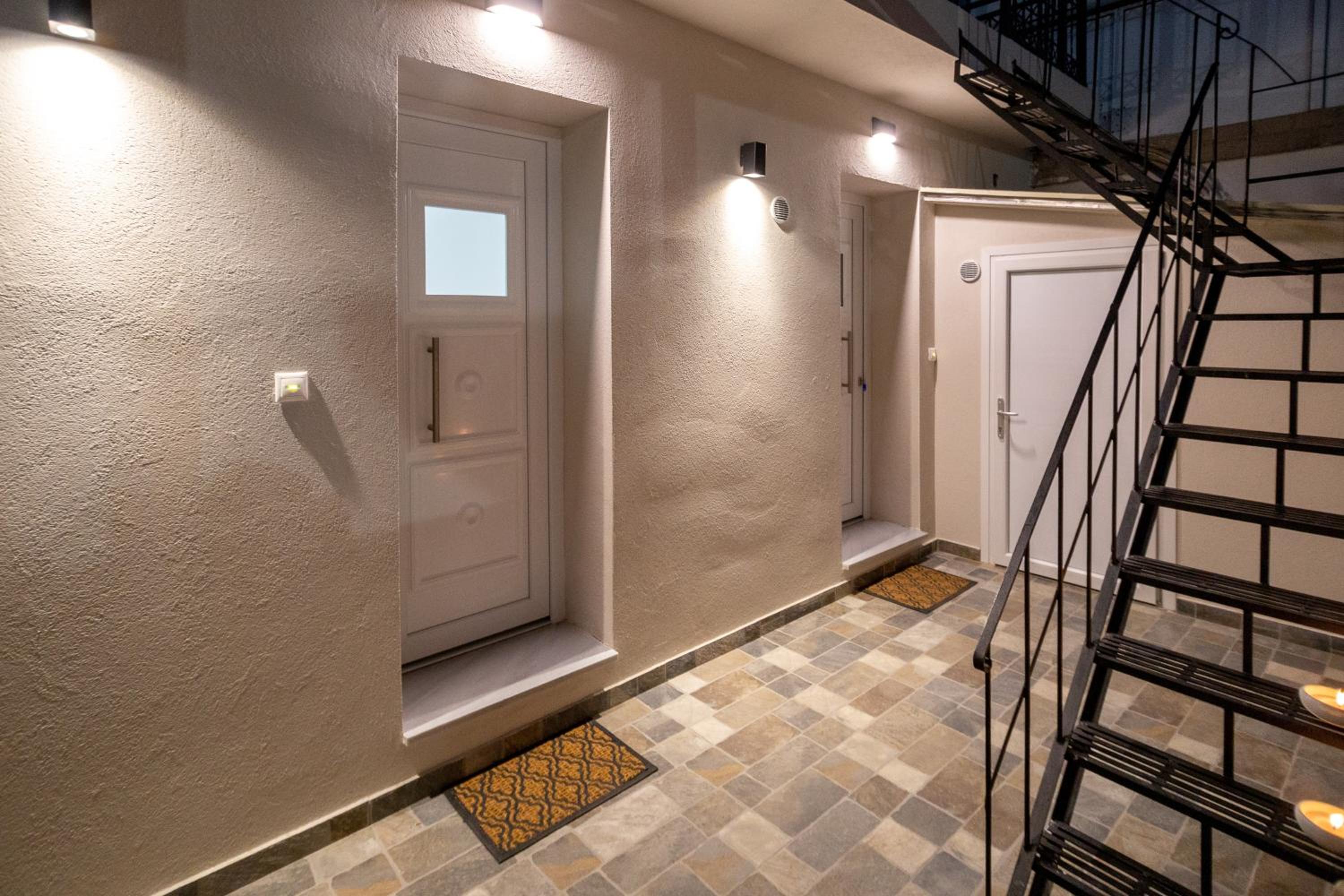Central Corner Apts - Charming Apartments for 3 in the Heart of the City Perfect for Memorable Summer Experiences By Villa Mana Gers