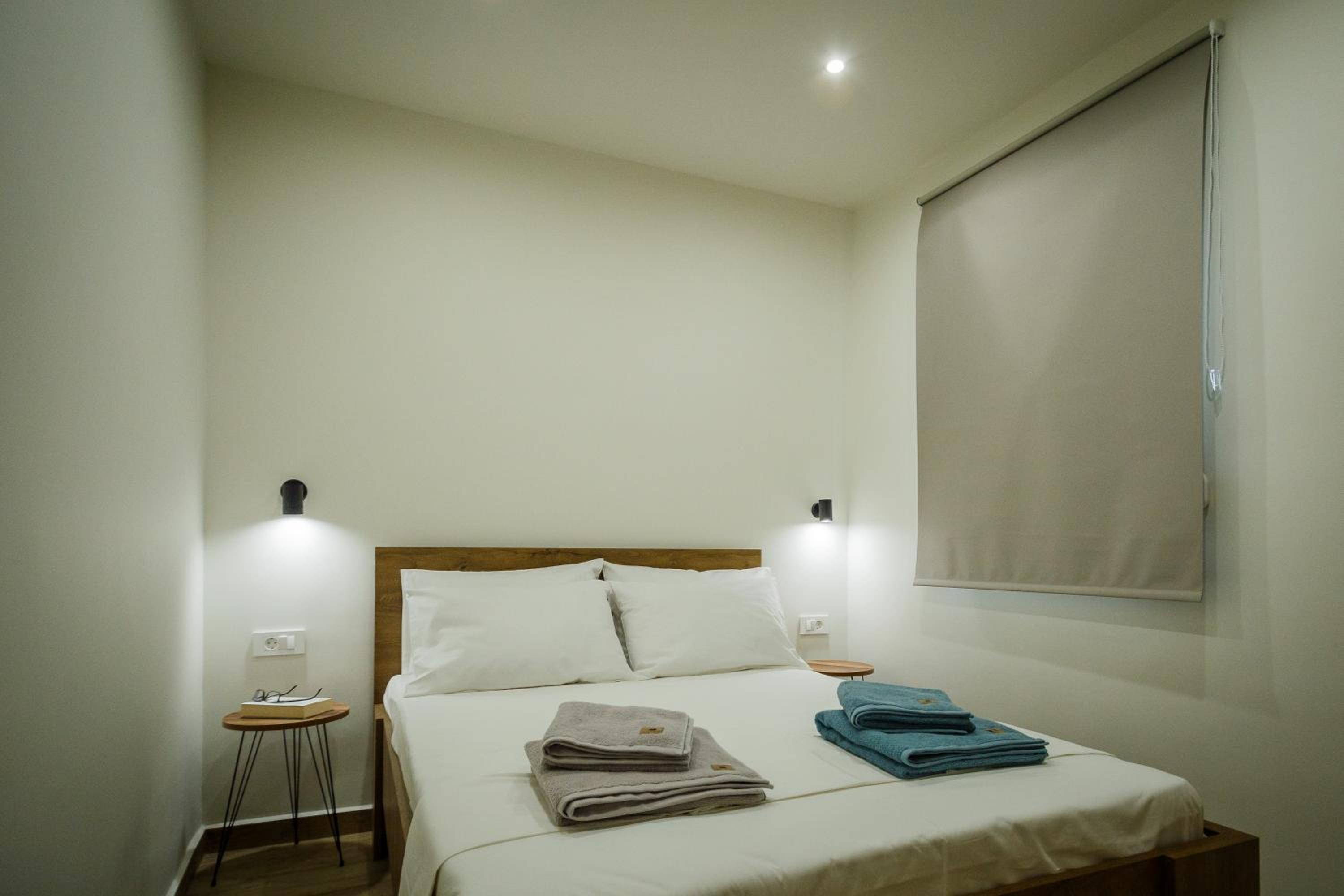 Central Corner Apts - Charming Apartments for 3 in the Heart of the City Perfect for Memorable Summer Experiences By Villa Mana Gers