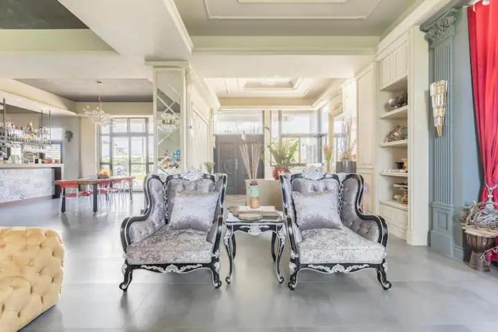 Pearl 150 view 4