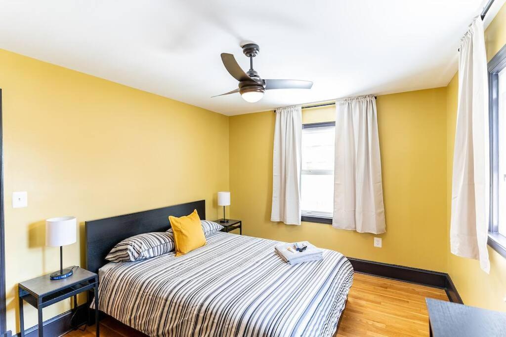Spacious Charming DC Row House plus Free Parking-Sleeps 17 guests view 2