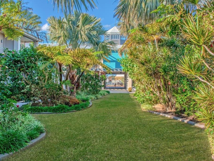 Waters Edge Apartment with Jetty