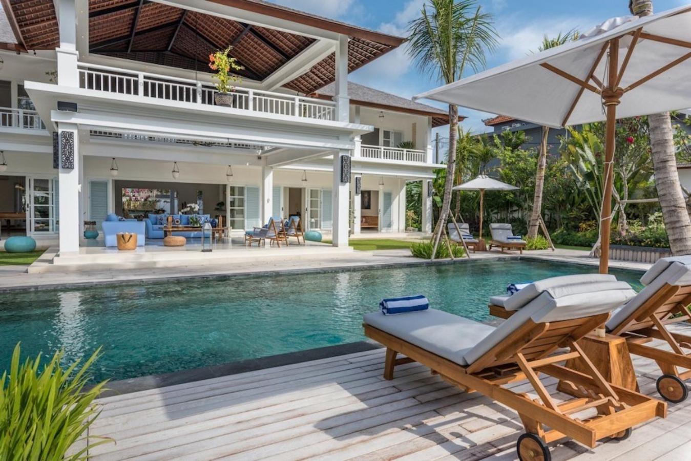 Villa Royal Canggu Secluded 6BR Luxury Walking Distance to Echo Beach view 3