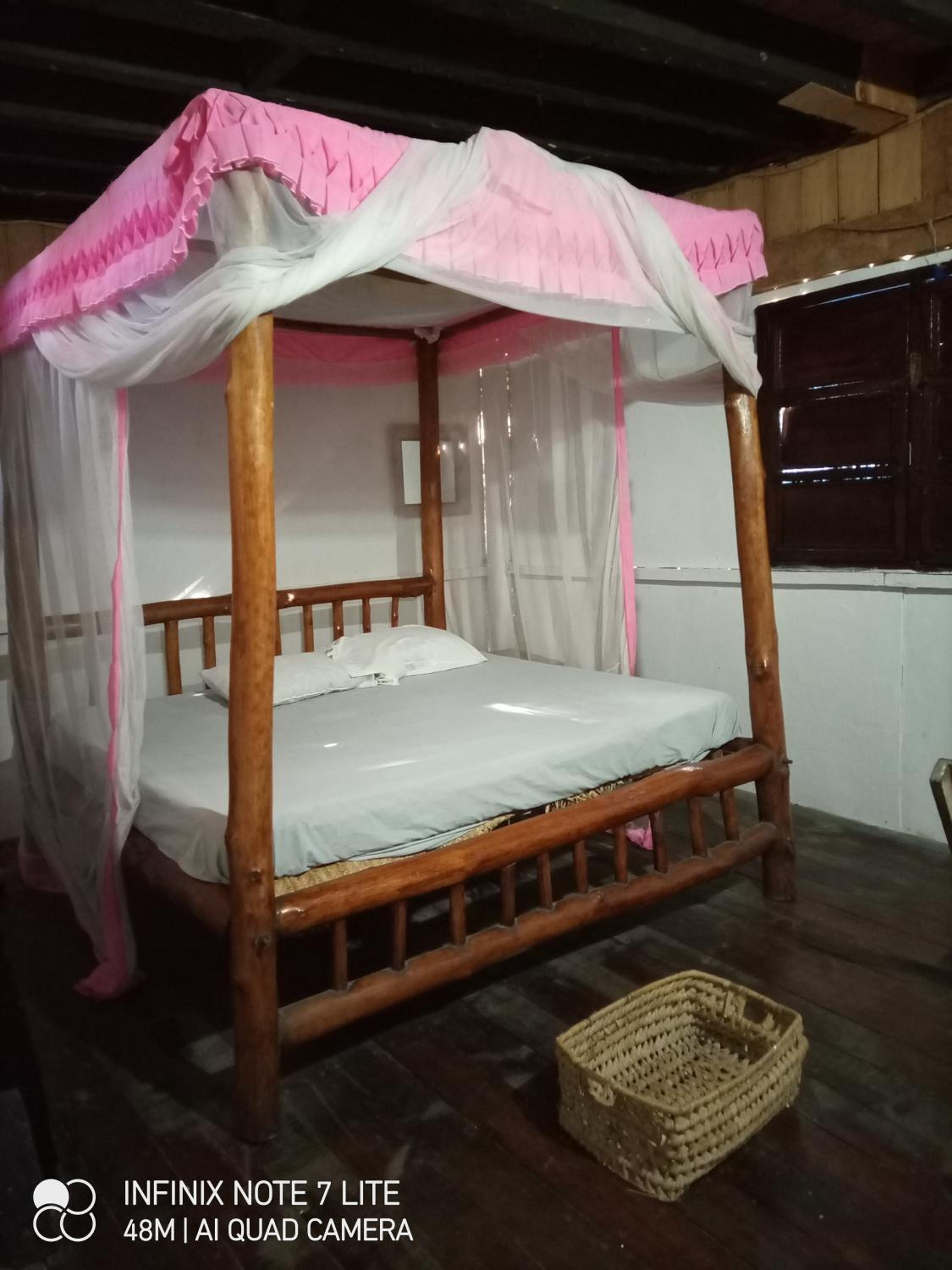 Mida Creek Eco Camp - cottage house view 5